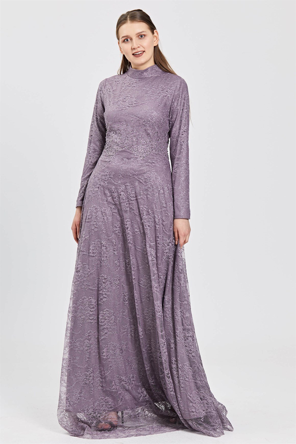 Lila Dantel Üzeri İnci Çakma Aksesuarlı Abiye Elbise