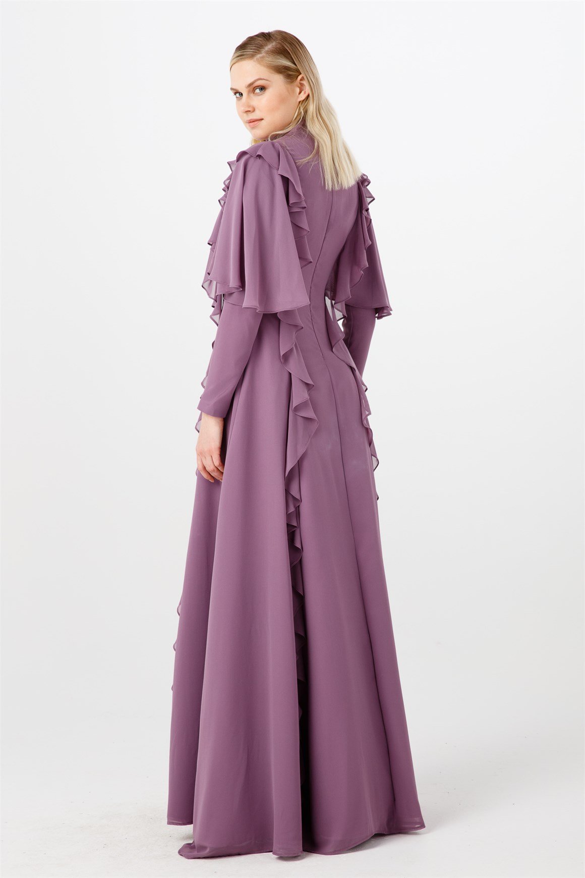 Lila Hafif Balık Kesimli Omuzda Etek Ucunda Taş Ve Volan Kombinli Abiye Elbise