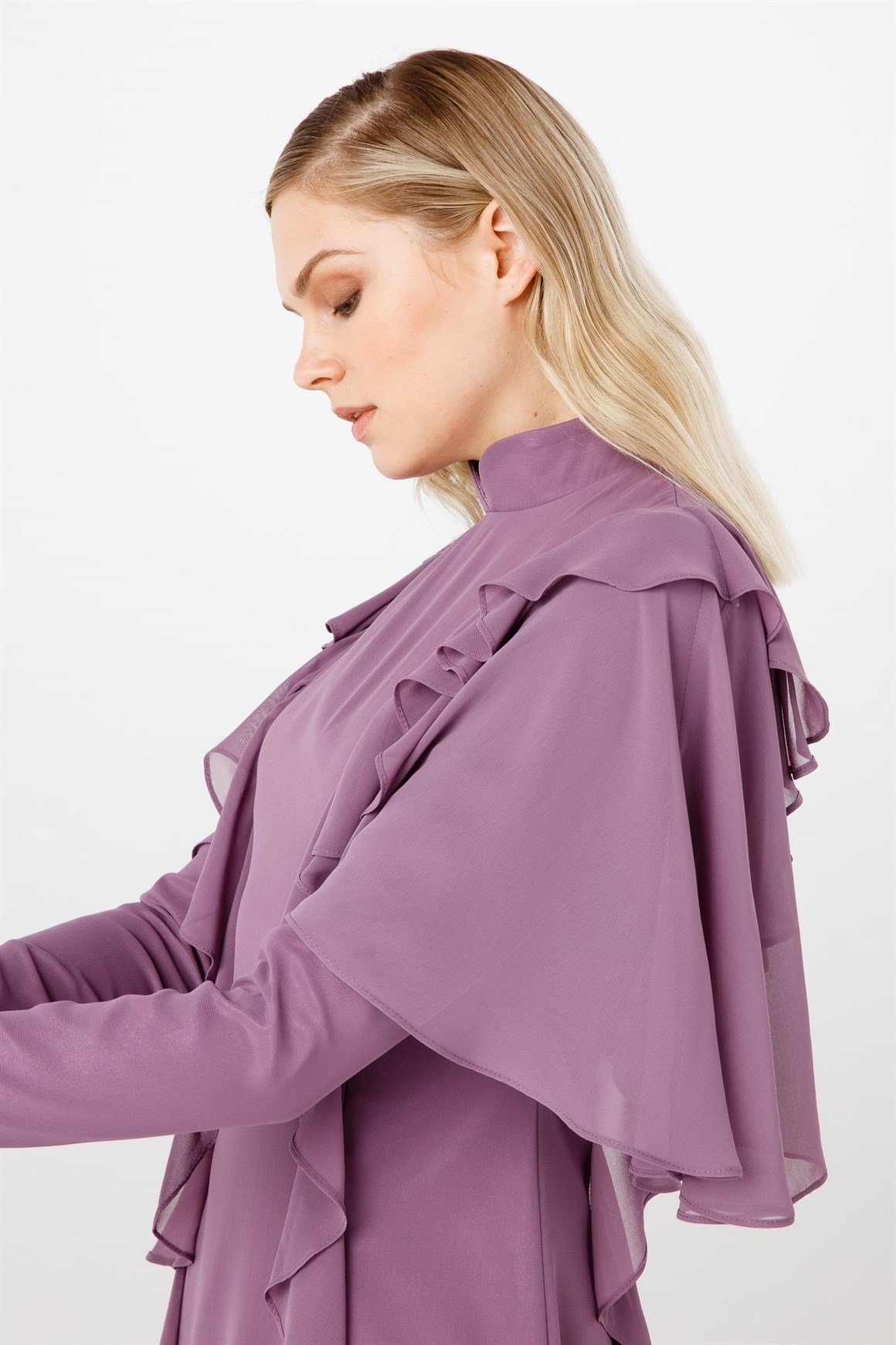 Lila Hafif Balık Kesimli Omuzda Etek Ucunda Taş Ve Volan Kombinli Abiye Elbise