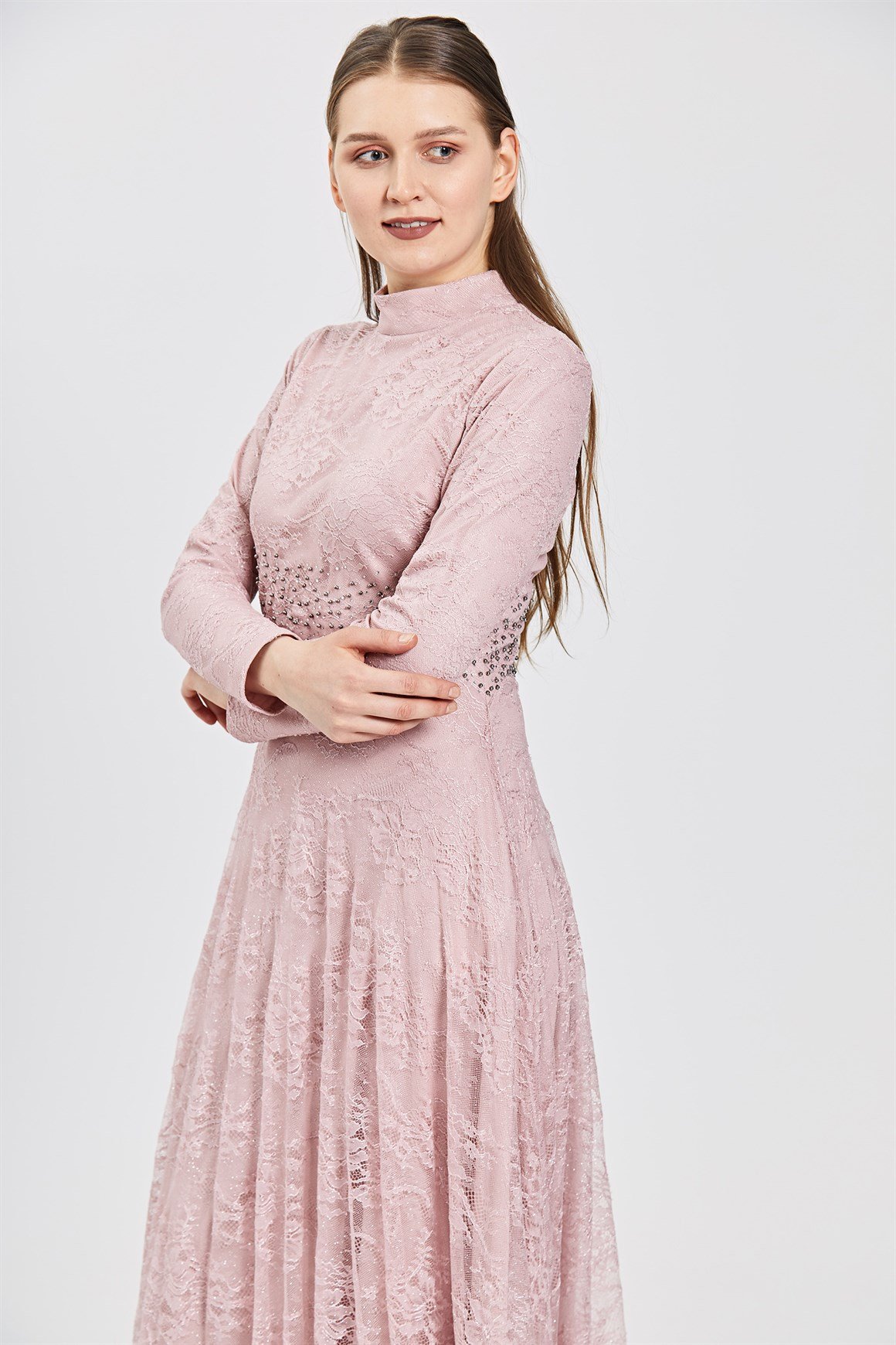 Pudra Dantel Üzeri İnci Çakma Aksesuarlı Abiye Elbise