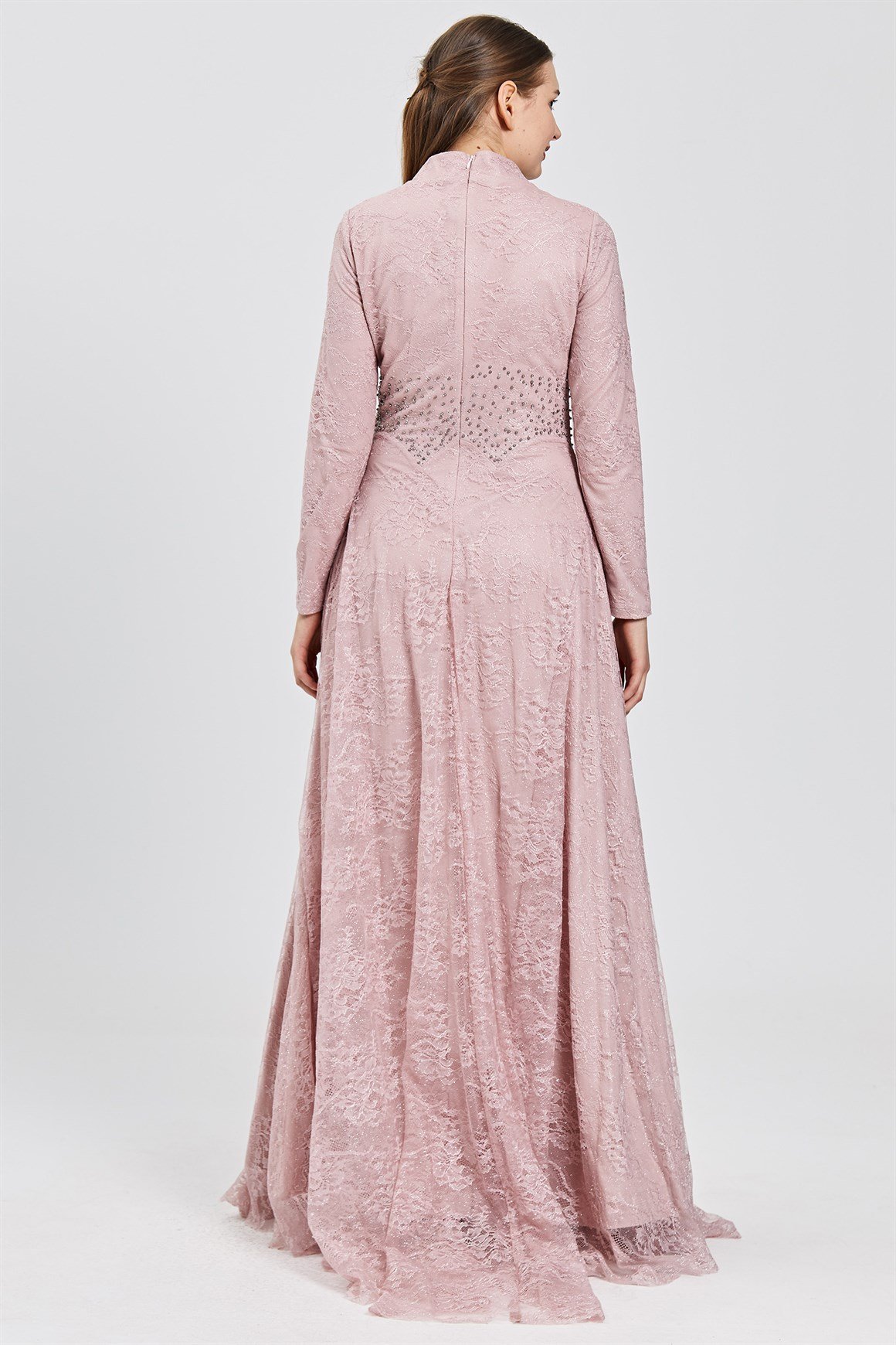 Pudra Dantel Üzeri İnci Çakma Aksesuarlı Abiye Elbise