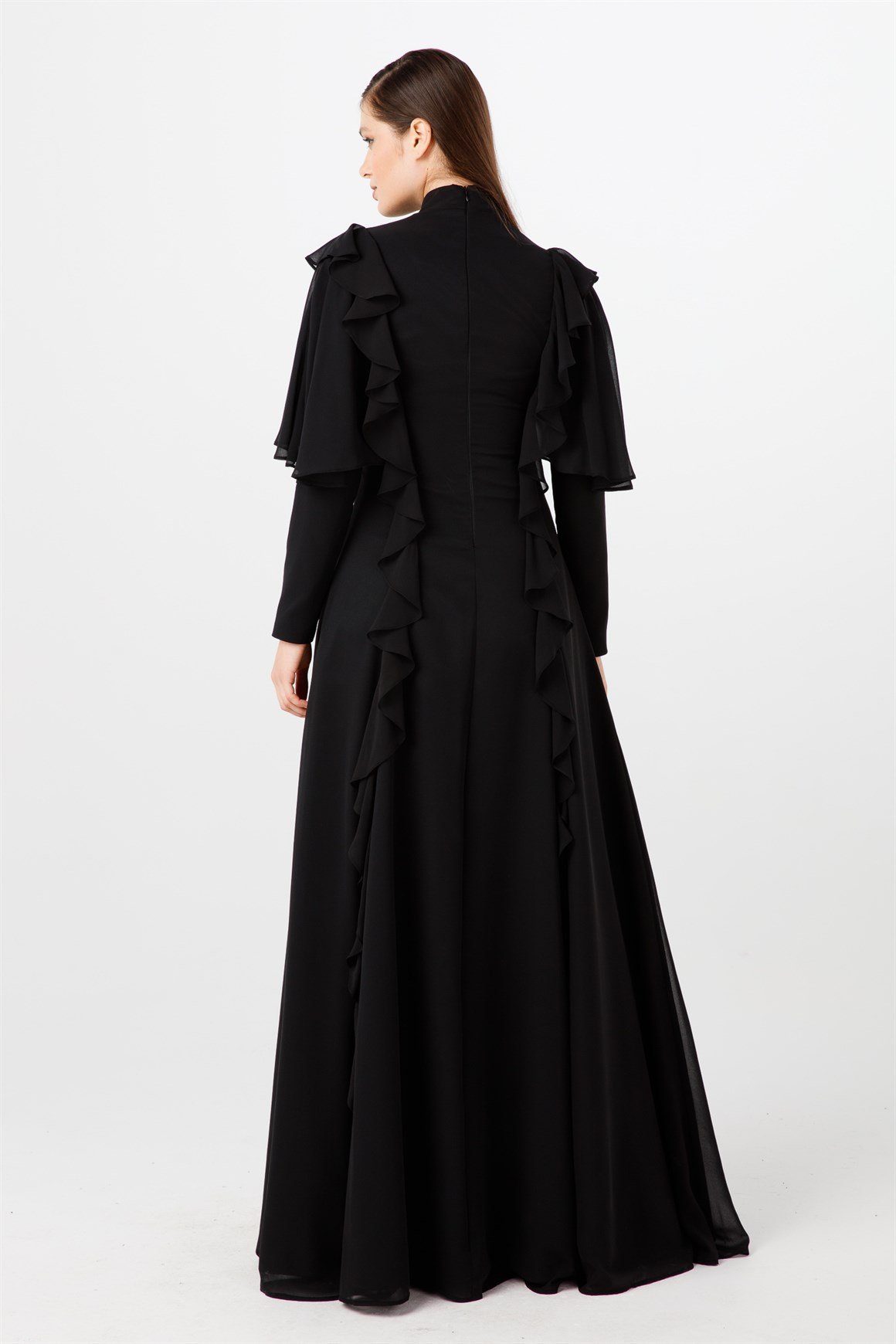 Siyah Hafif Balık Kesimli Omuzda Etek Ucunda Taş Ve Volan Kombinli Abiye Elbise