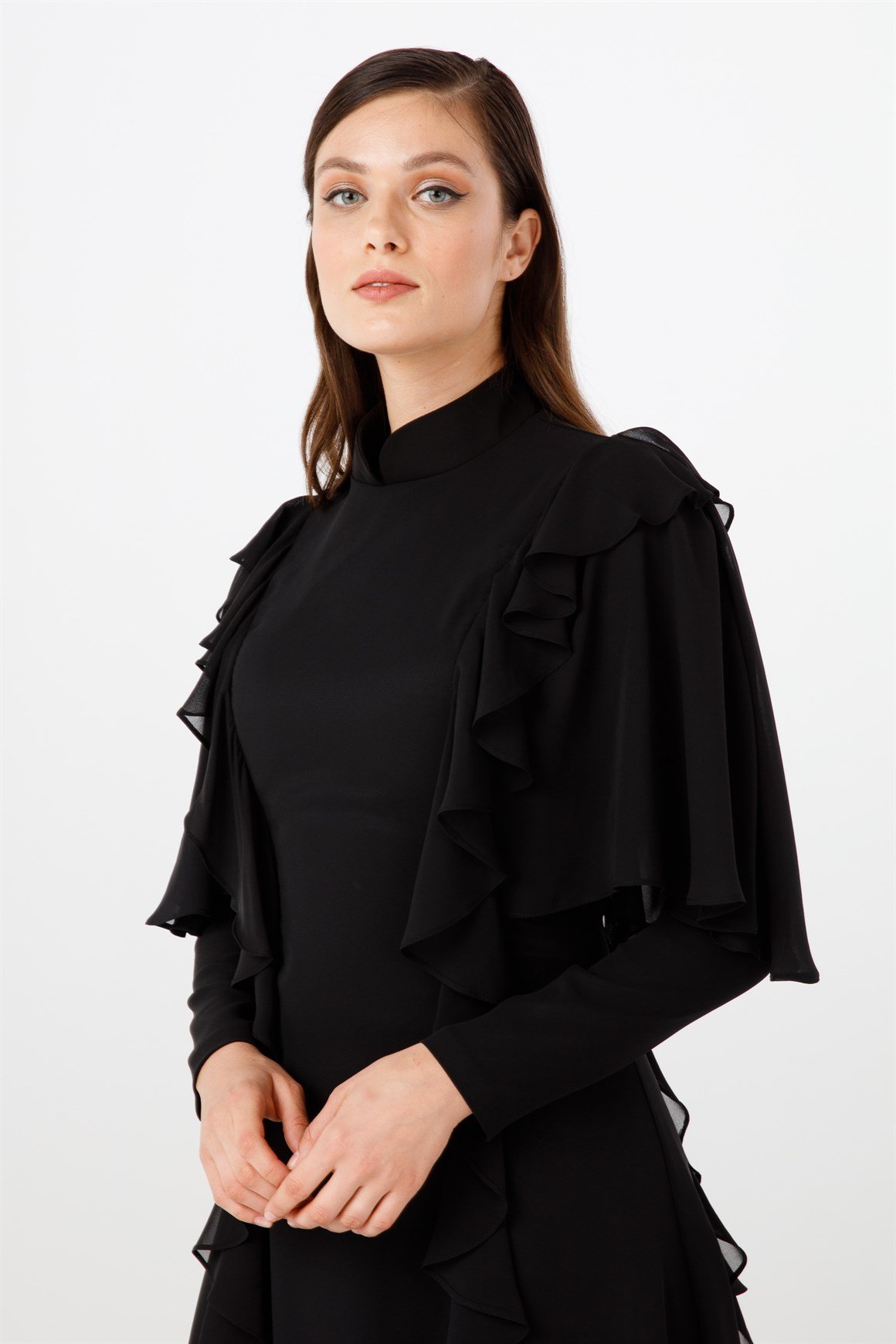 Siyah Hafif Balık Kesimli Omuzda Etek Ucunda Taş Ve Volan Kombinli Abiye Elbise