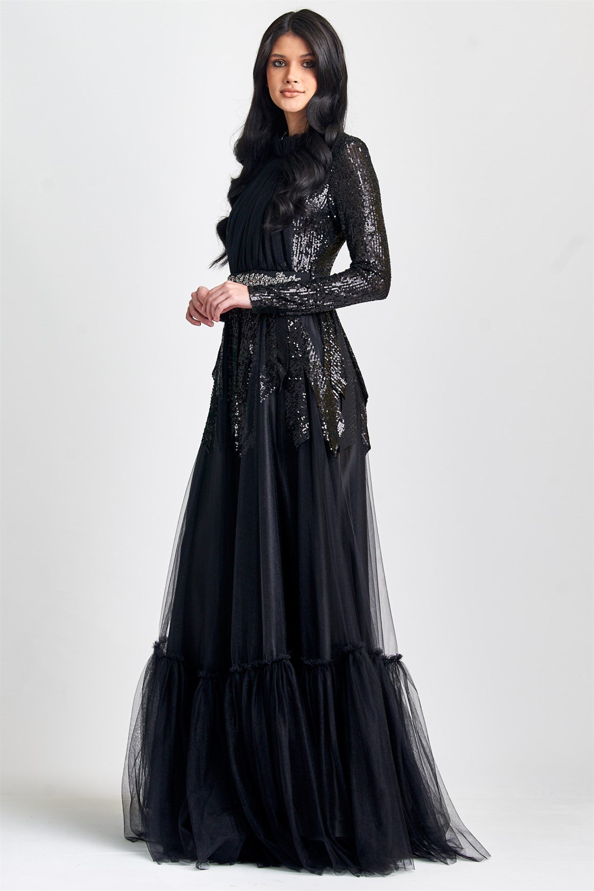 Siyah Payet Lazer Kravat Kesimden Oluşan Kombini Ve Taşlı Kemerden Oluşan Abiye Elbise