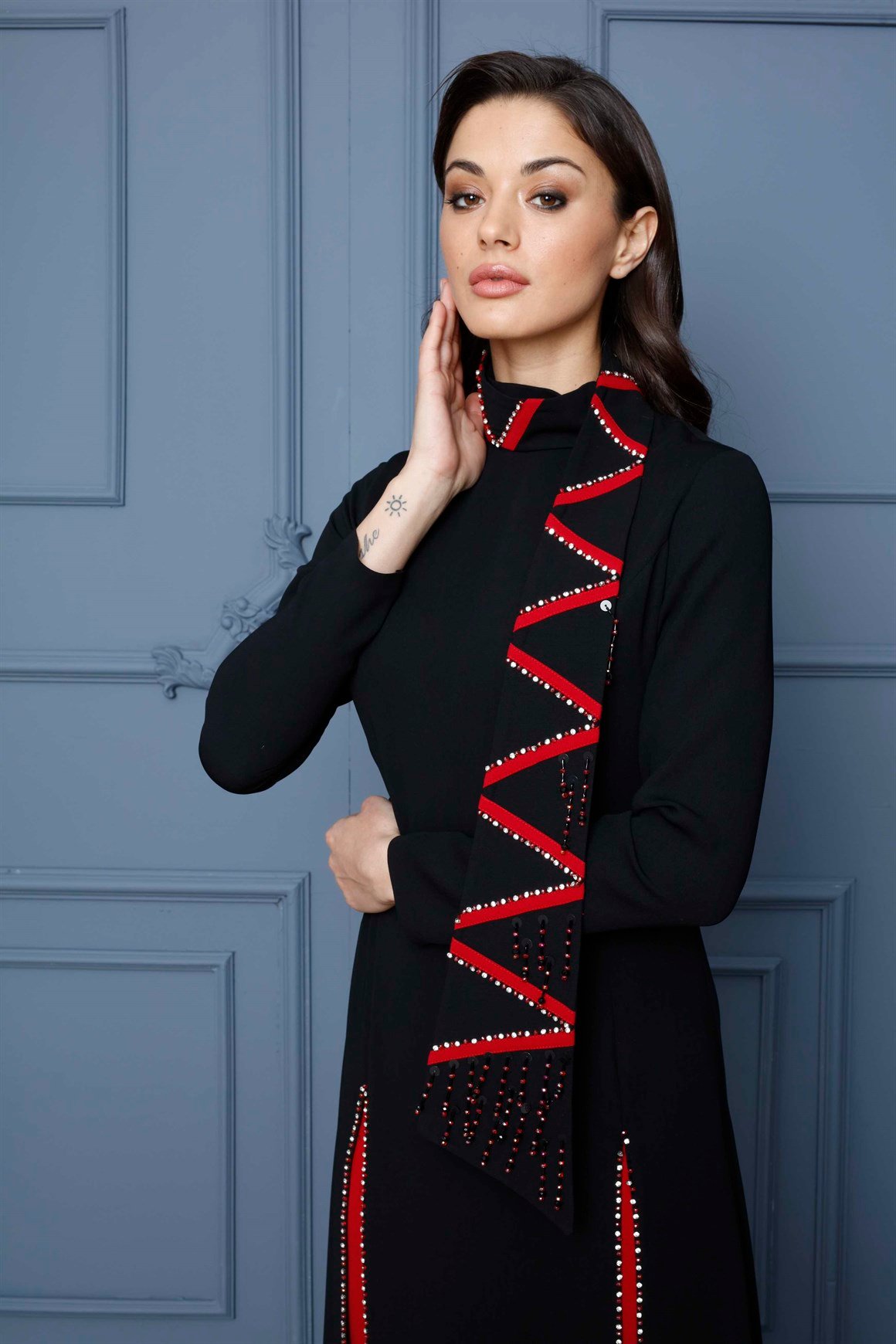 black dress with red scarf Black dress with wrap scarf