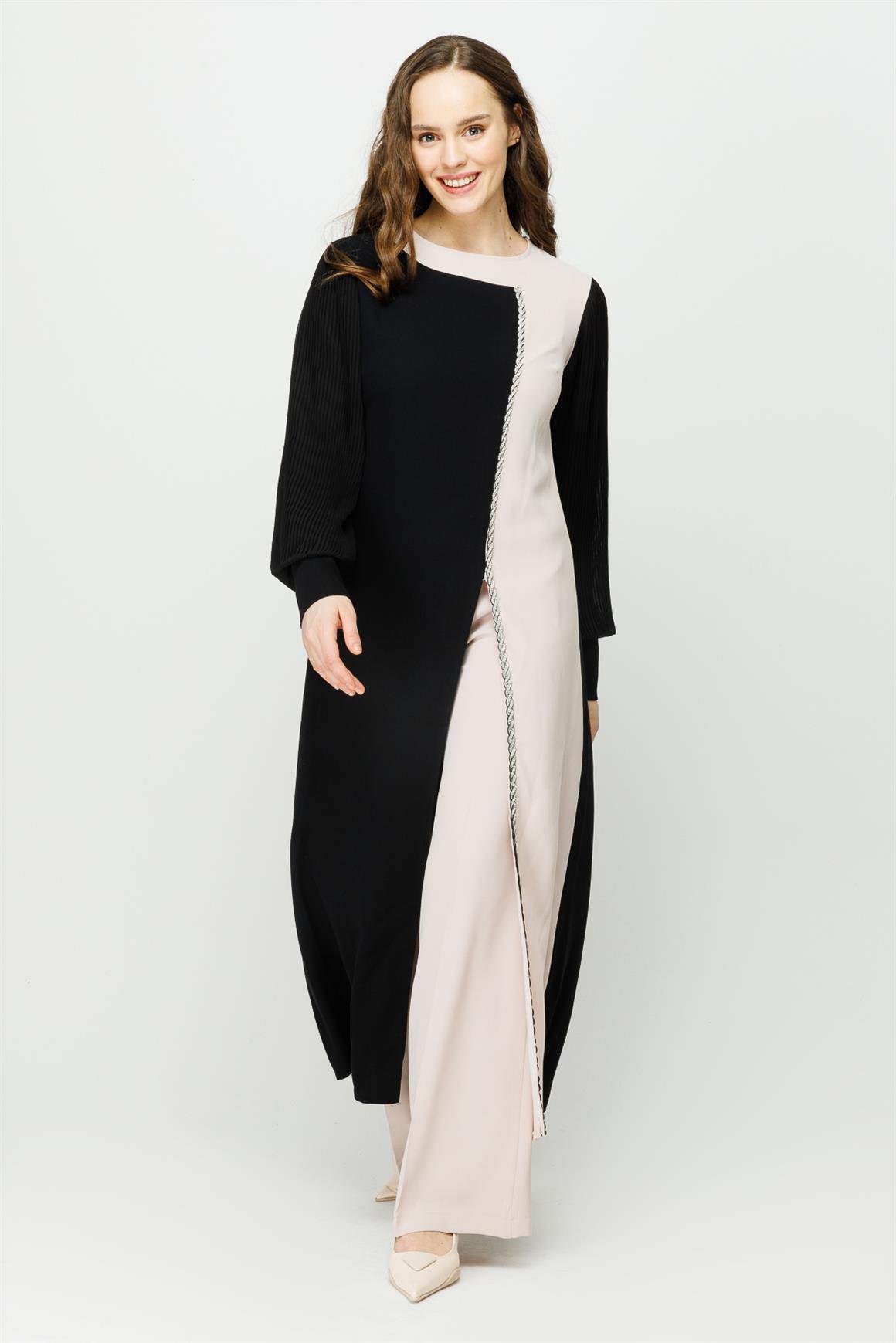 Kolu Piliseli Önden Yırtmaçlı Şerit Taş Detaylı Pantolonlu Takım  Taş