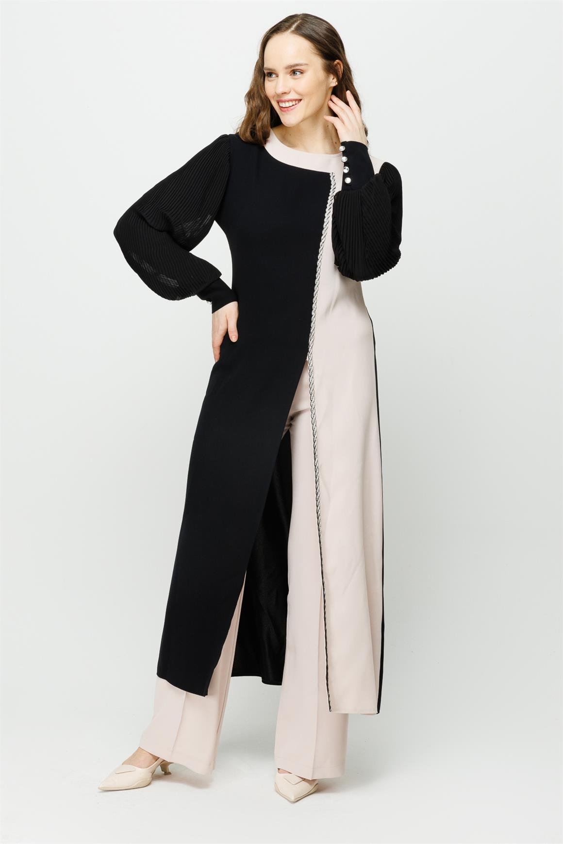 Kolu Piliseli Önden Yırtmaçlı Şerit Taş Detaylı Pantolonlu Takım  Taş