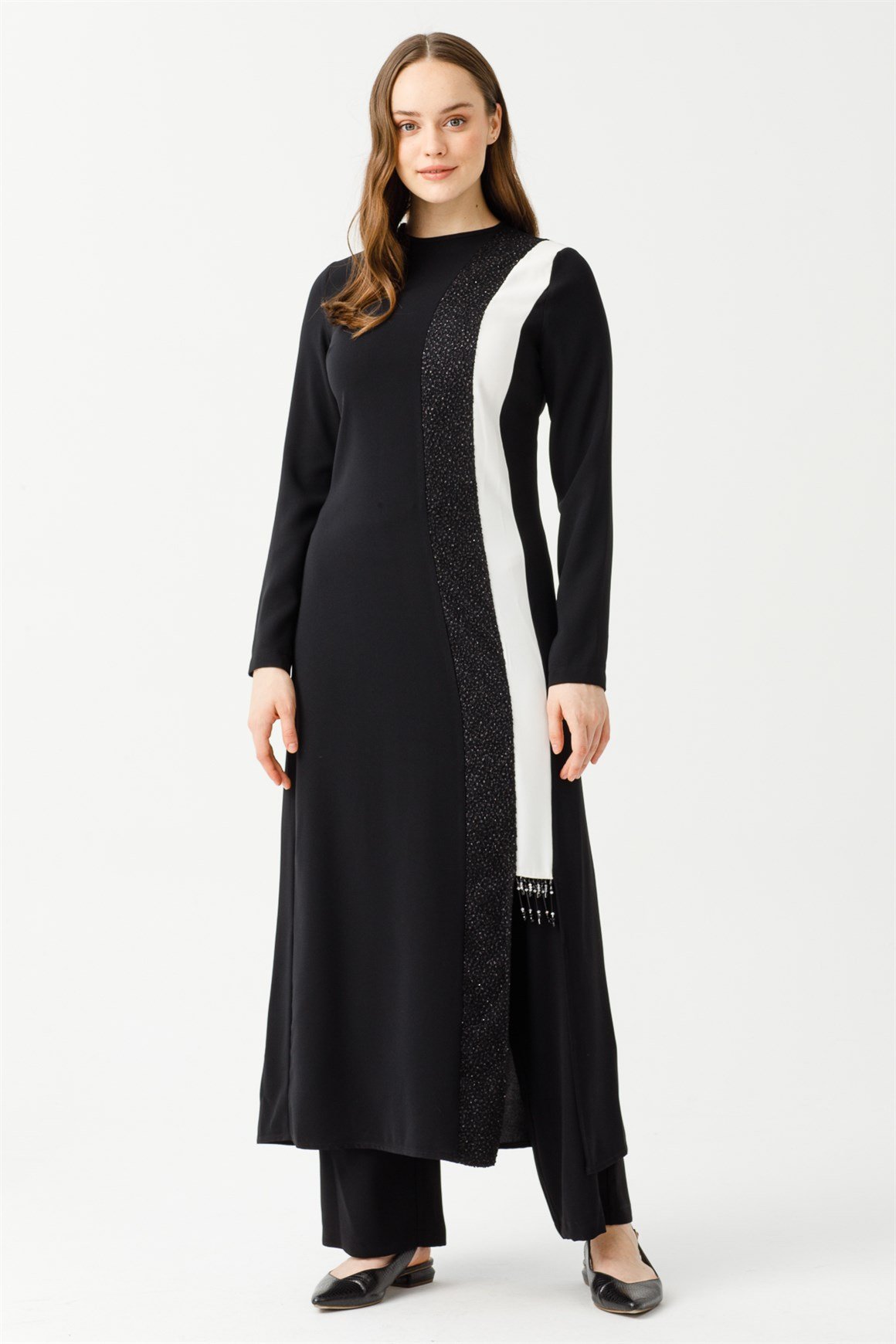 Önden Yırtmaçlı Taş ve Dantel Detaylı Pantolonlu Takım  Siyah