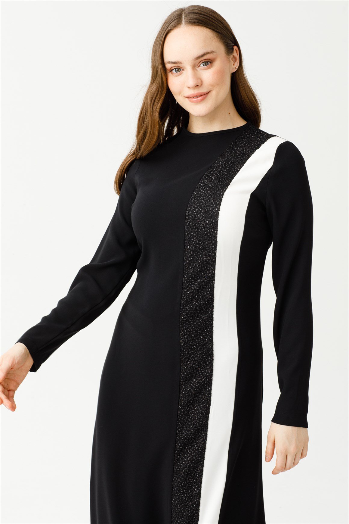 Önden Yırtmaçlı Taş ve Dantel Detaylı Pantolonlu Takım  Siyah