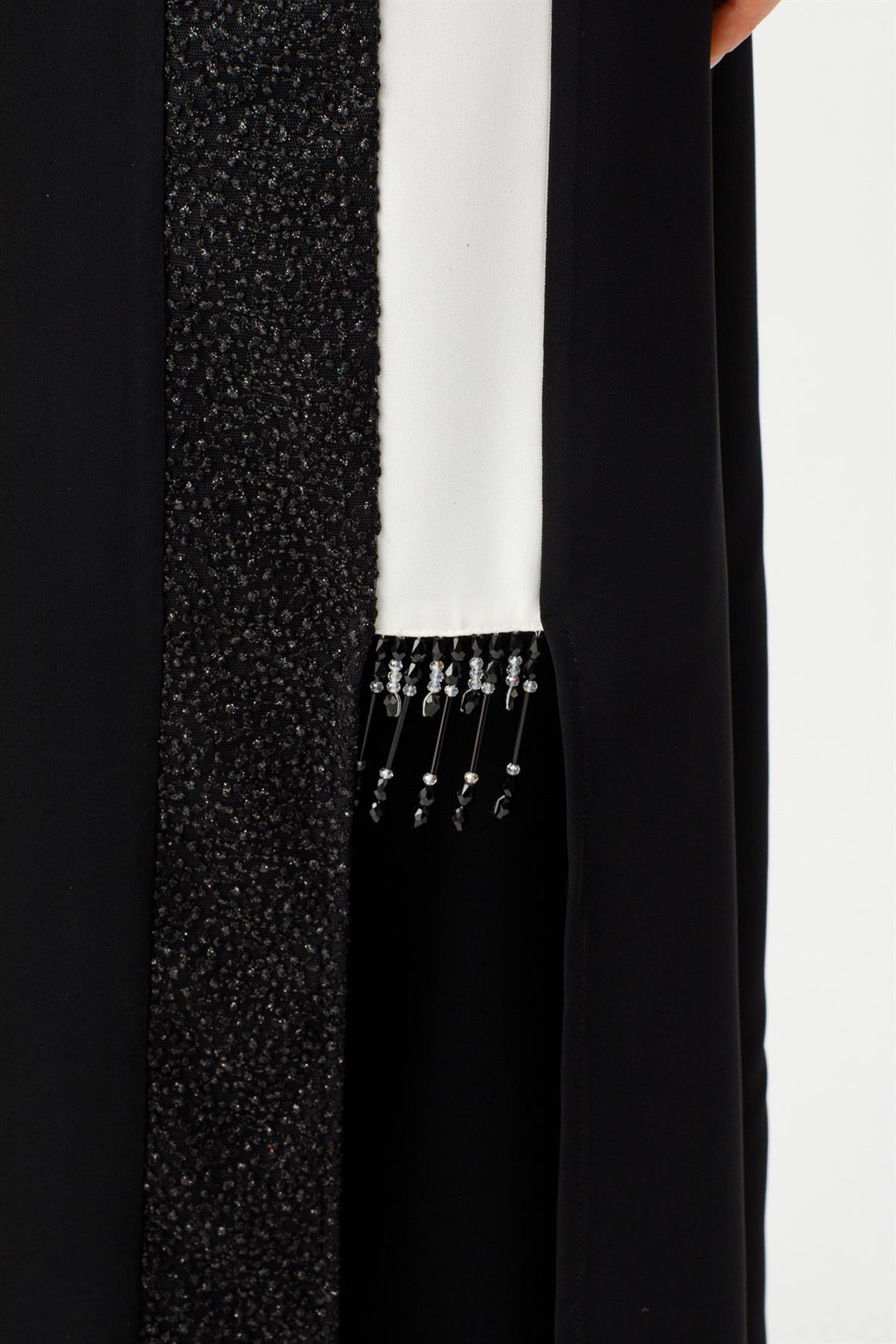 Önden Yırtmaçlı Taş ve Dantel Detaylı Pantolonlu Takım  Siyah