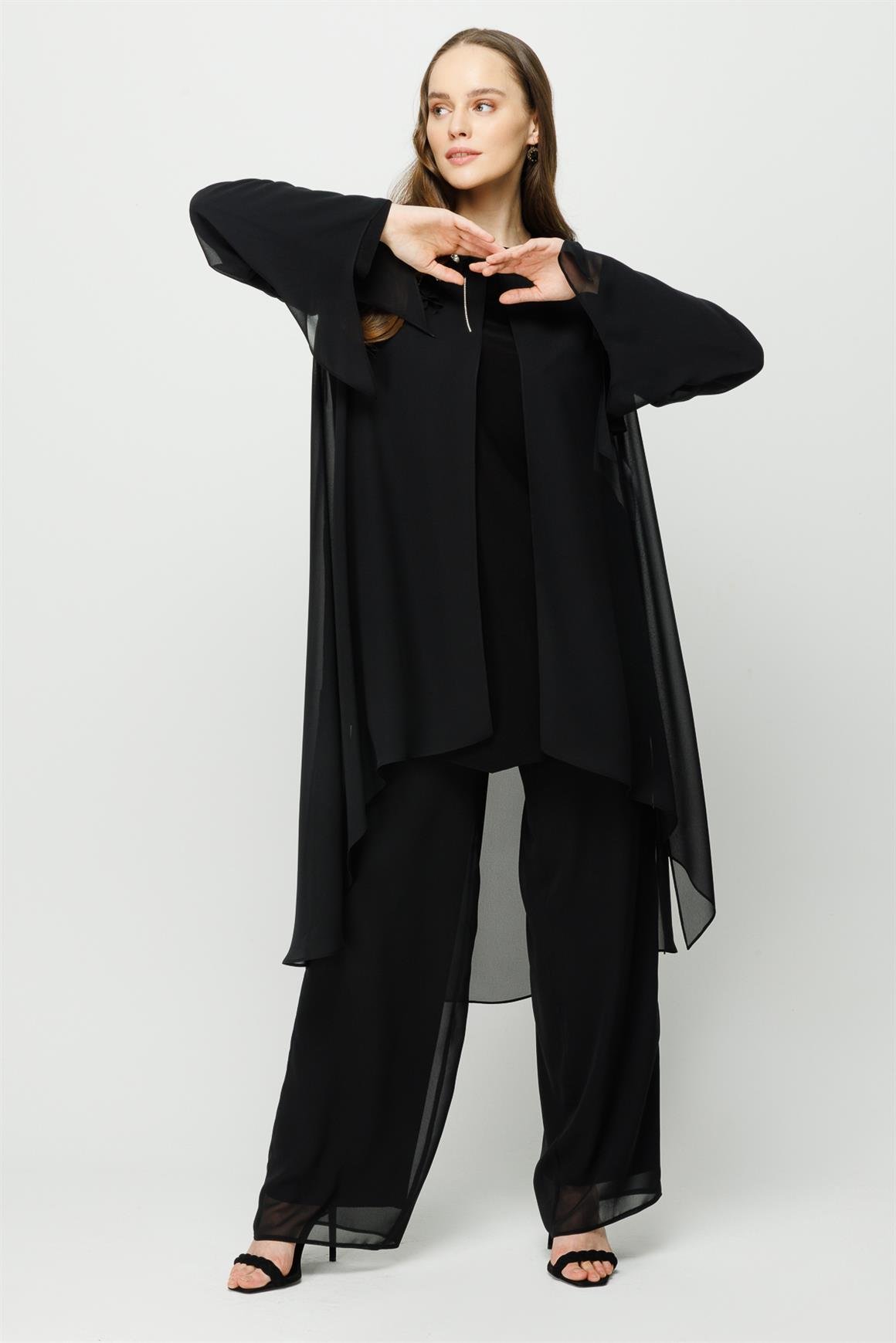 Yakası Nakış ve Taş İşli İçi Sandy Üstü Şifon Takım  Siyah