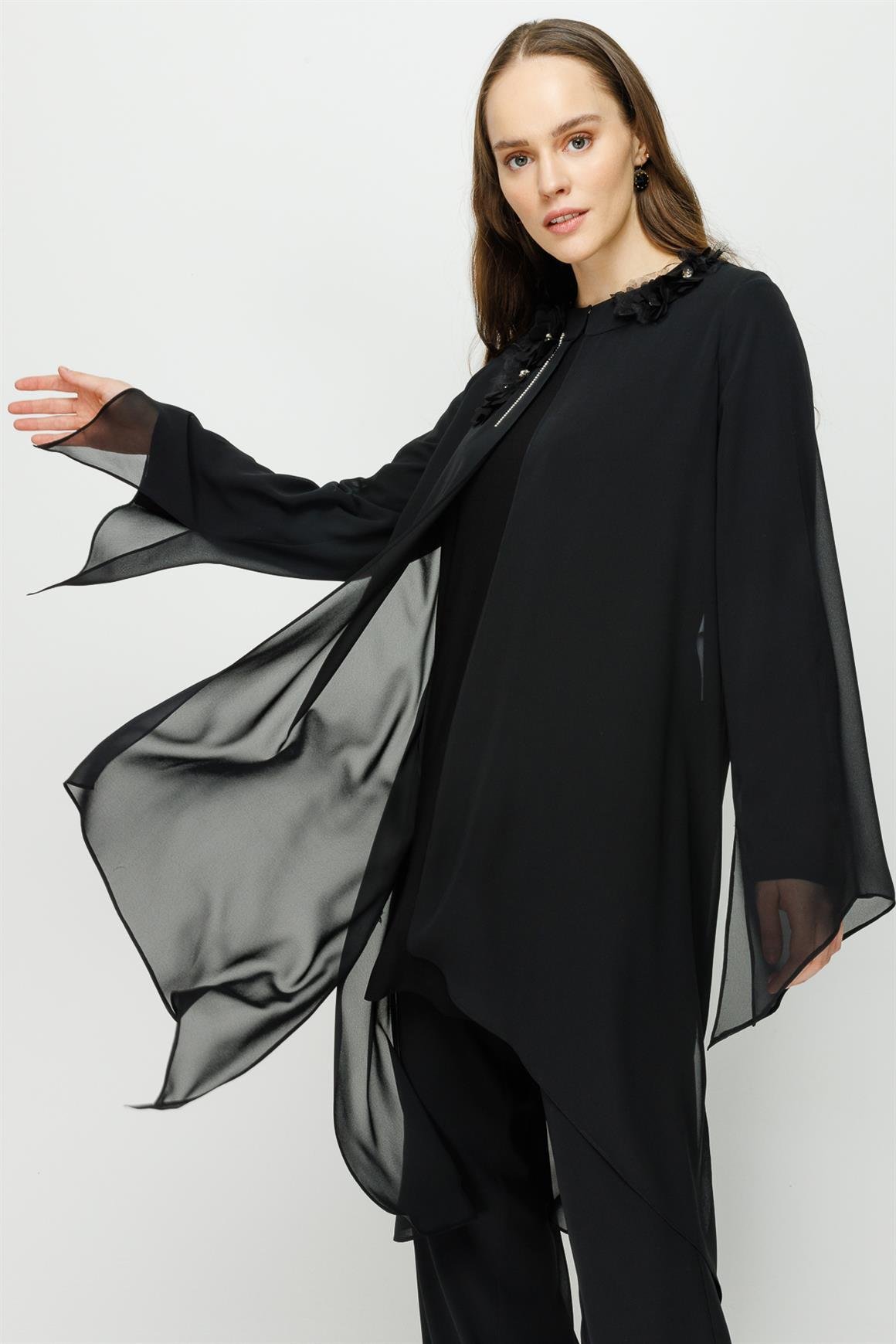 Yakası Nakış ve Taş İşli İçi Sandy Üstü Şifon Takım  Siyah