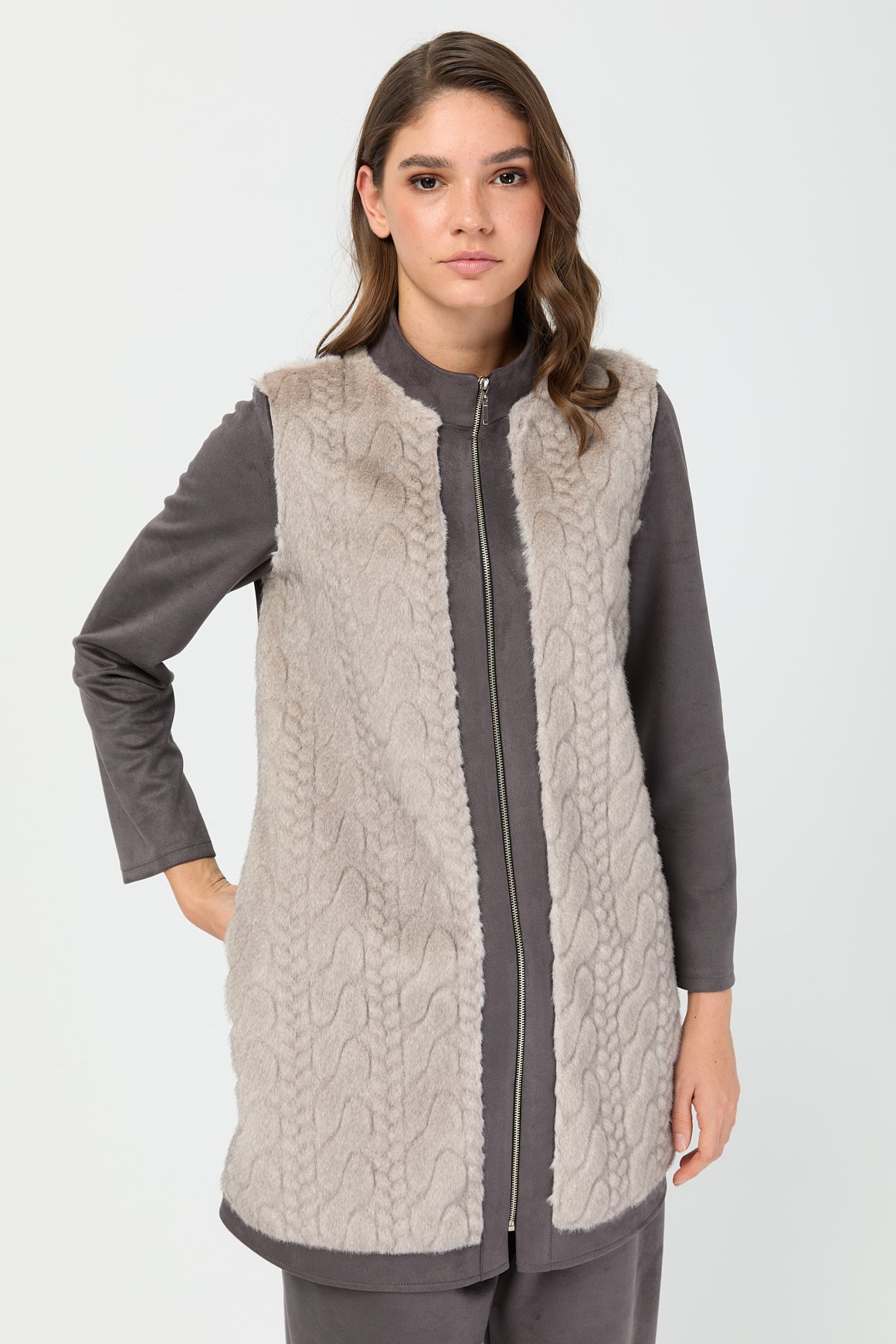 Saç Örgülü Kürk Detaylı Ceket  Gri