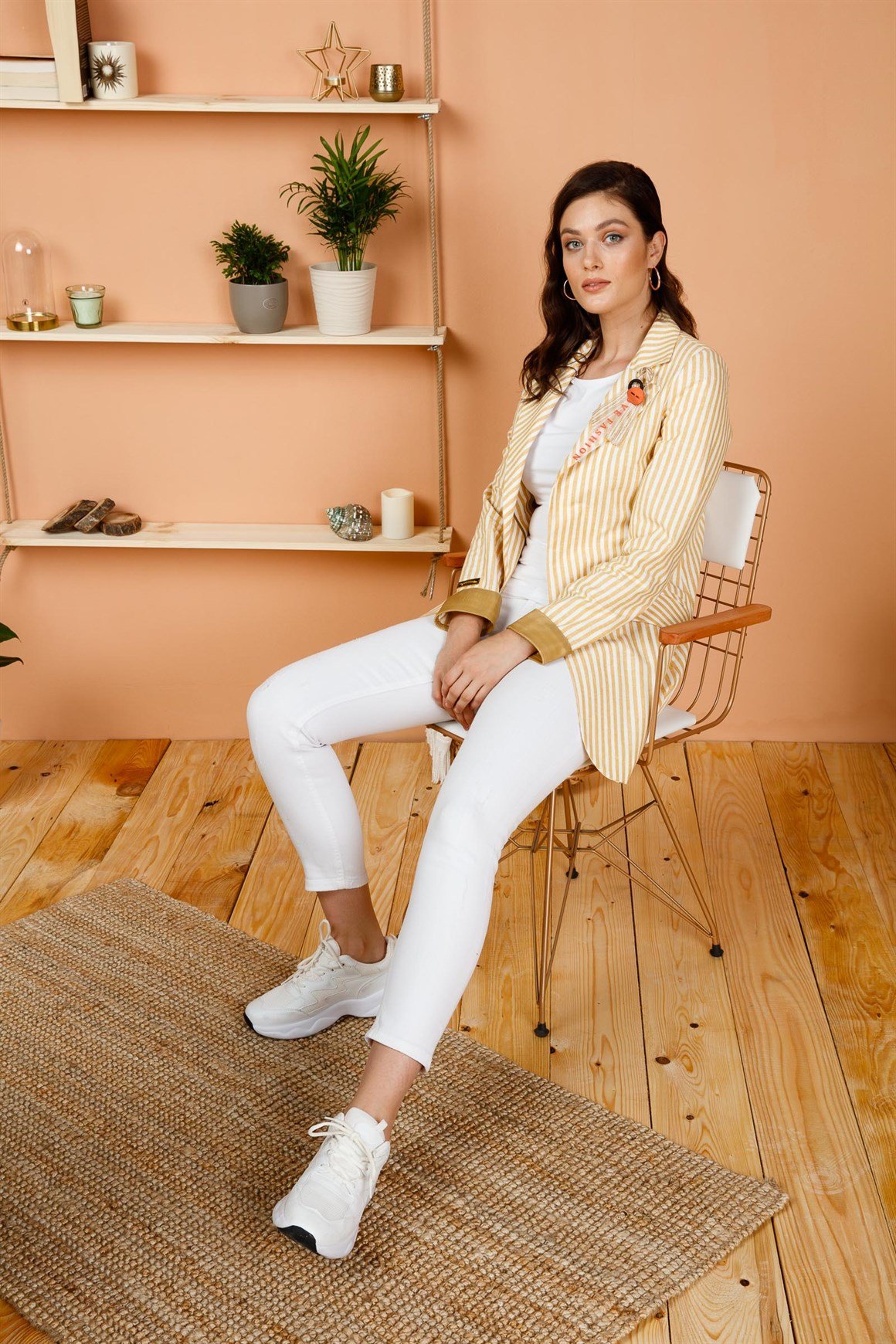 Sarı Çizgili Sol Yaka Broslu Spor Ceket