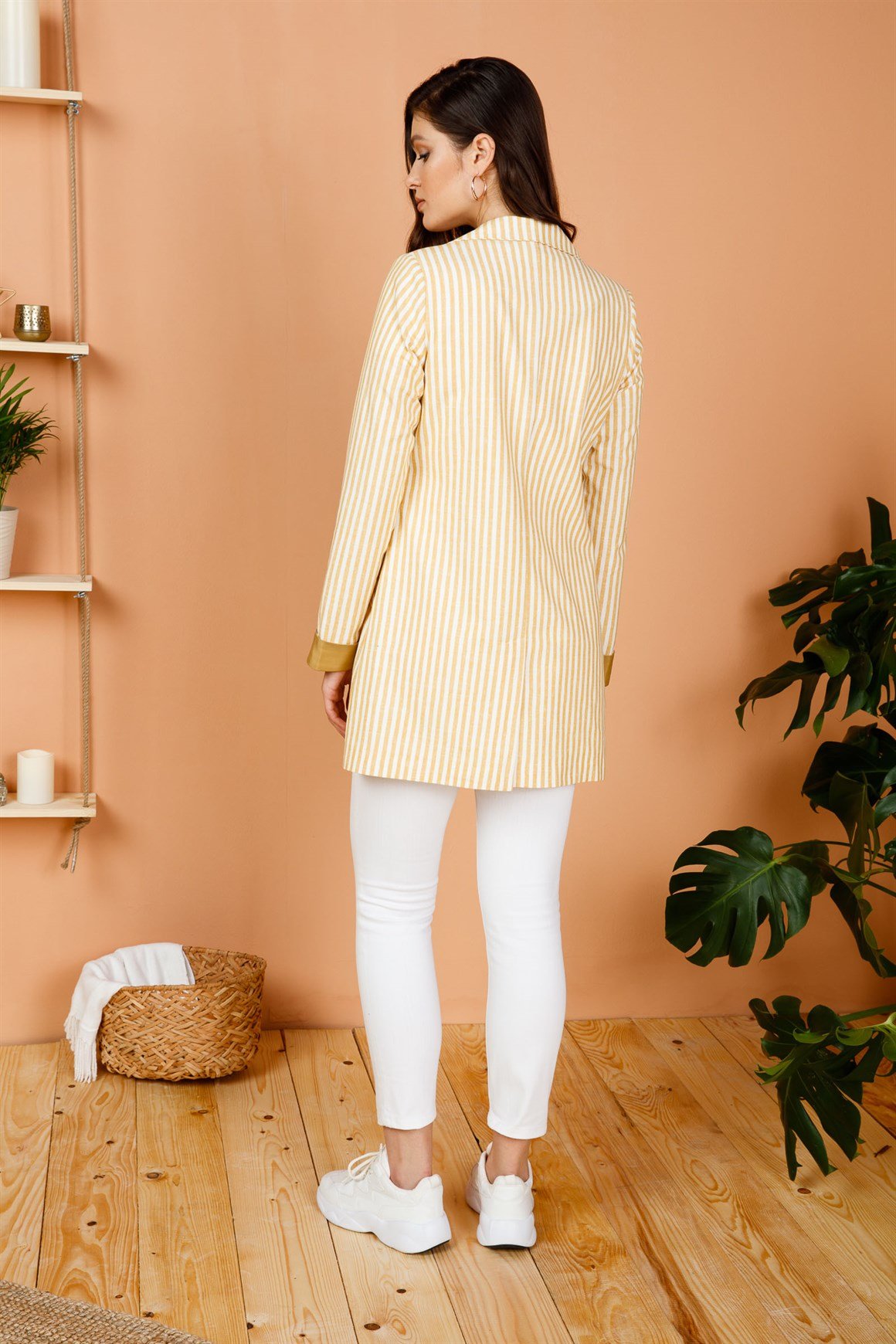 Sarı Çizgili Sol Yaka Broslu Spor Ceket