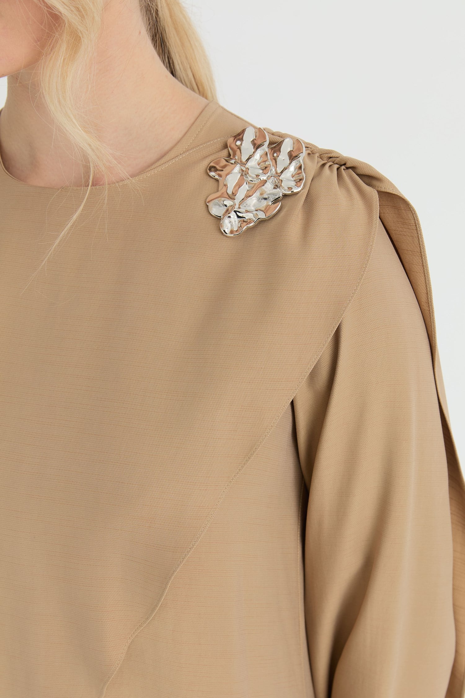 Omuz Aksesuarlı Elbise  Camel
