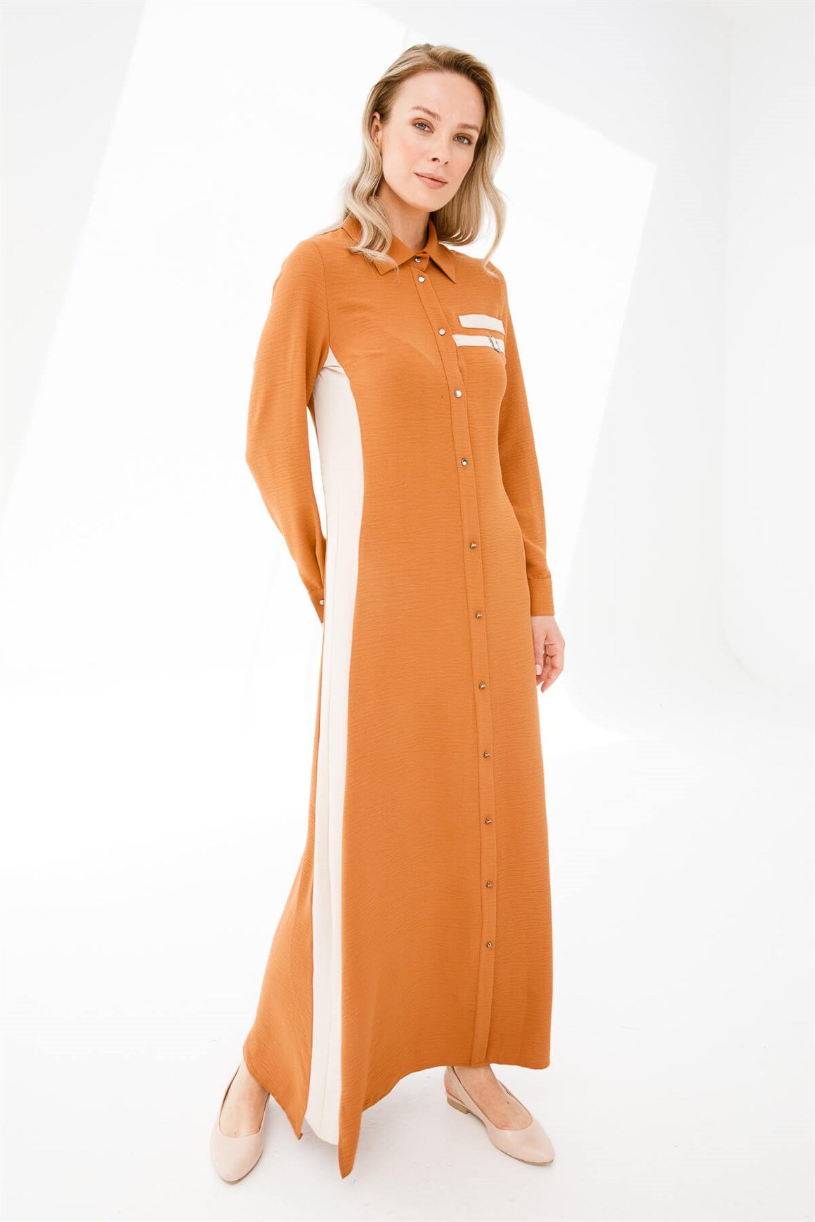 Yanları Garnili Gizli Patlı Elbise  Taba