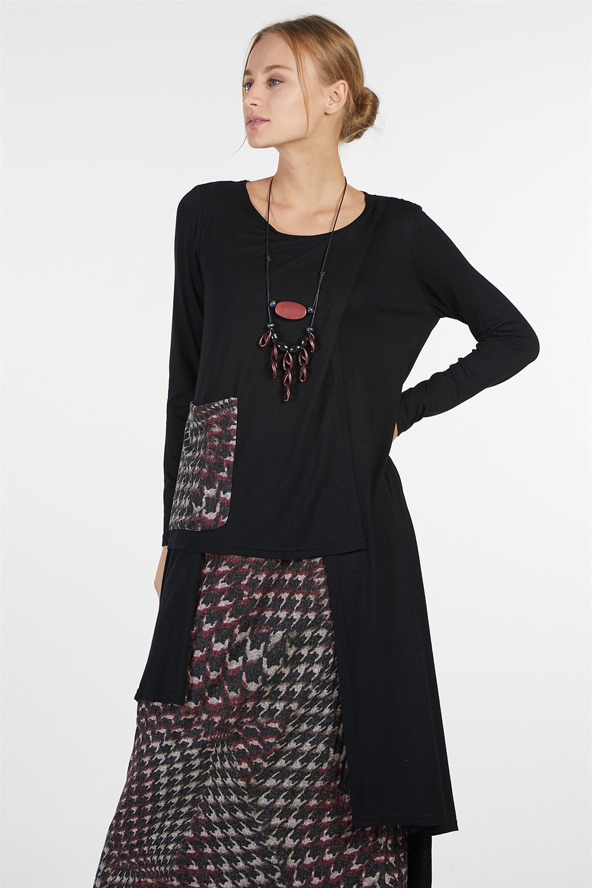 Bordeaux - Patternet Skirt with Knitted Suit