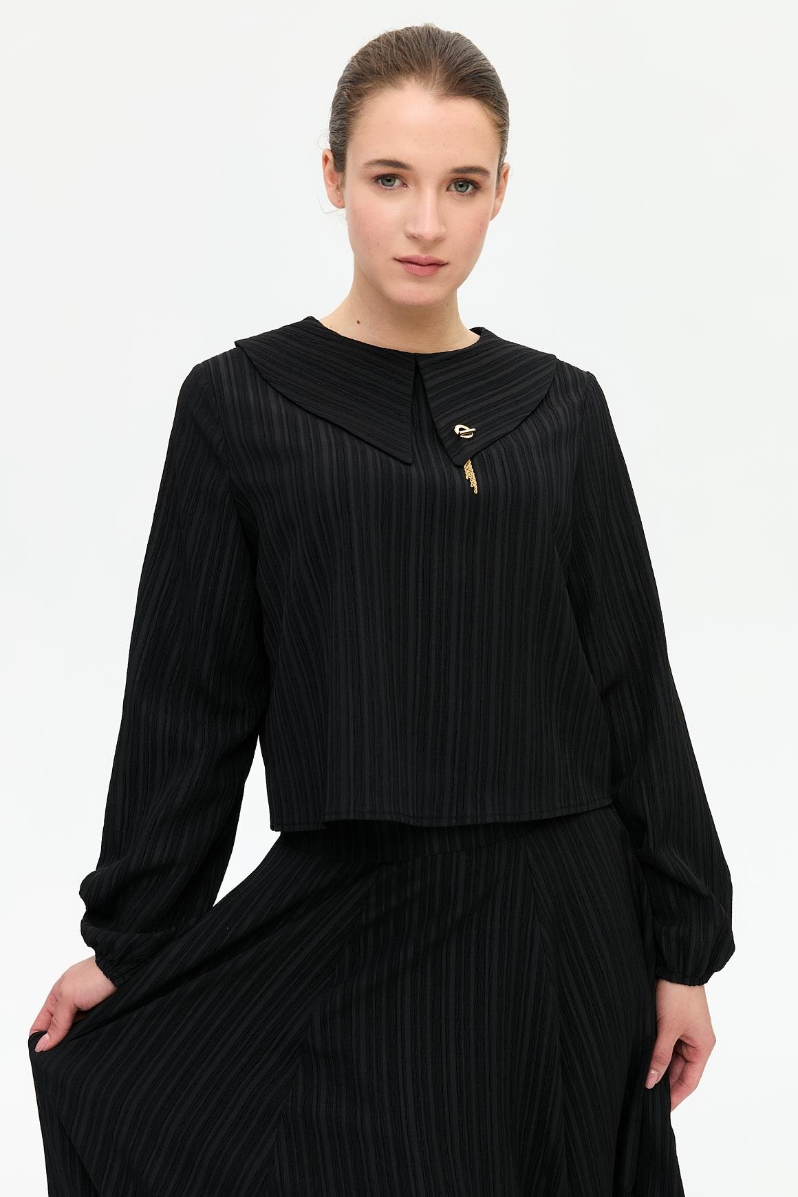 Wide Collar Skirt Suit - Black