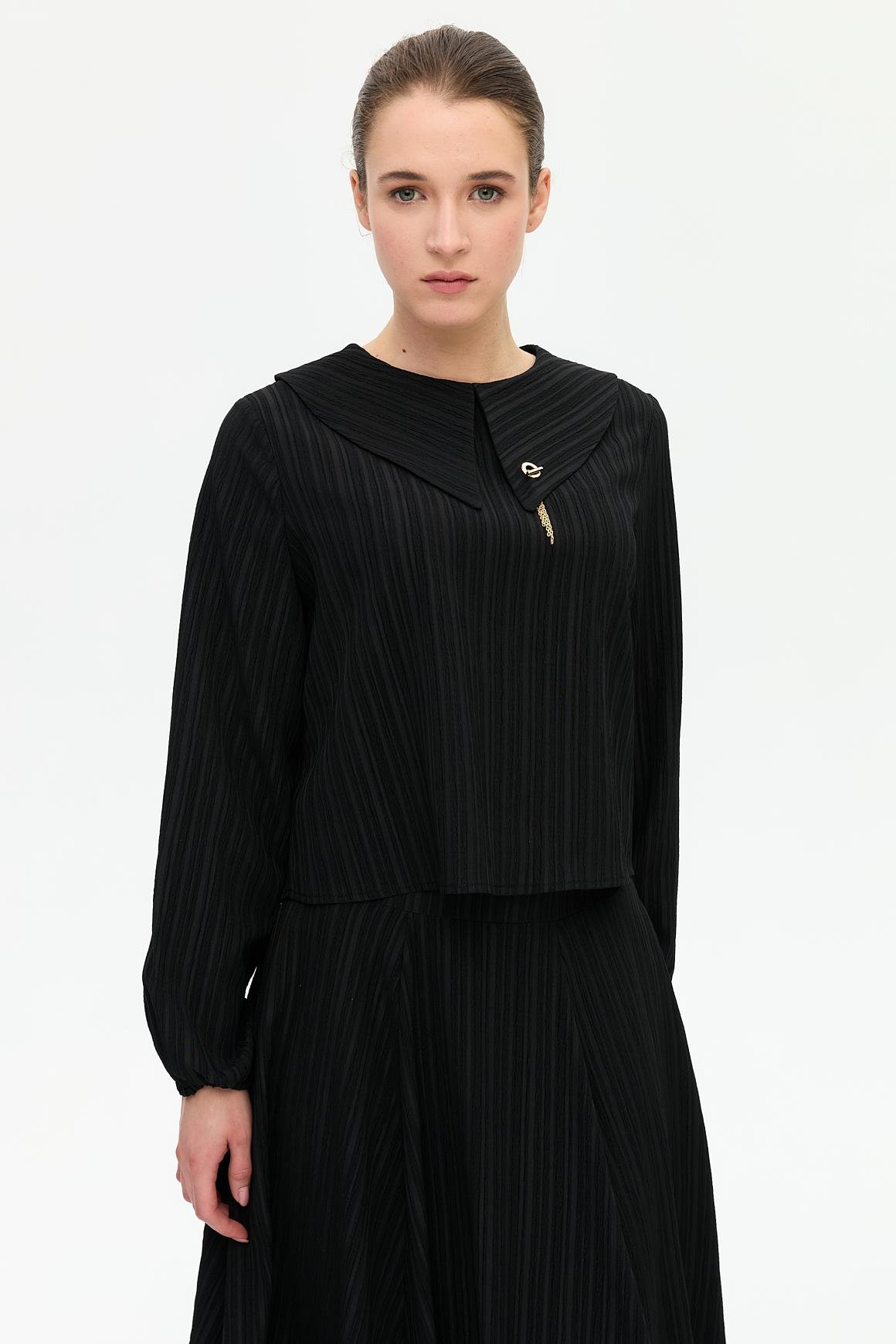 Wide Collar Skirt Suit - Black