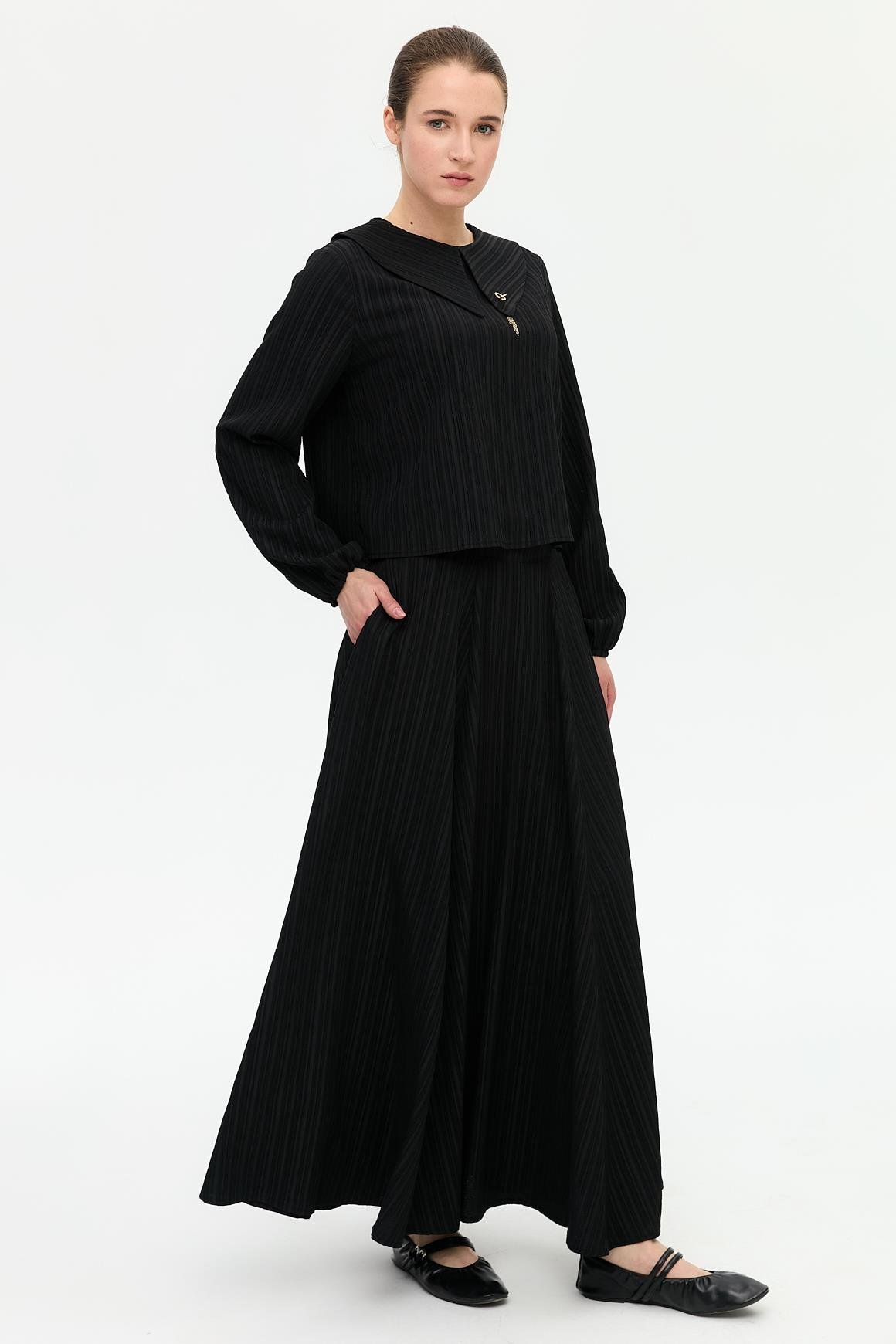 Wide Collar Skirt Suit - Black