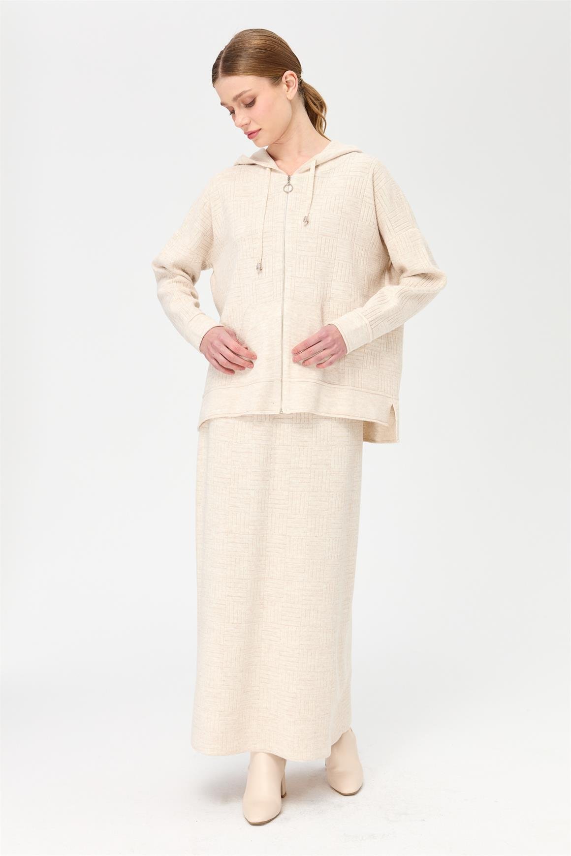 Hasır Desenli Triko Etekli Takım  Bej