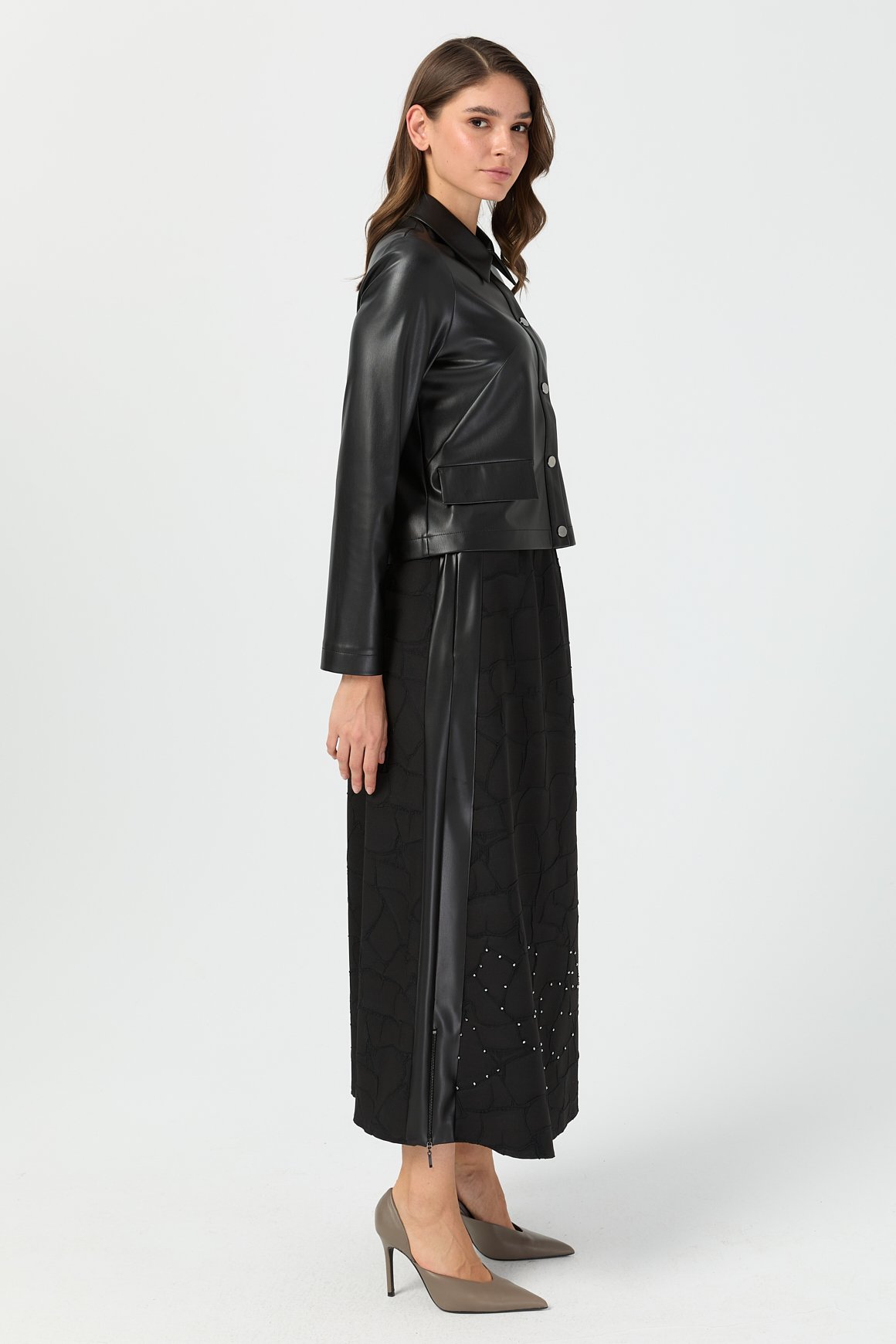 Jakar Etekli Taş İşlemeli Deri Ceketli Takım  Siyah