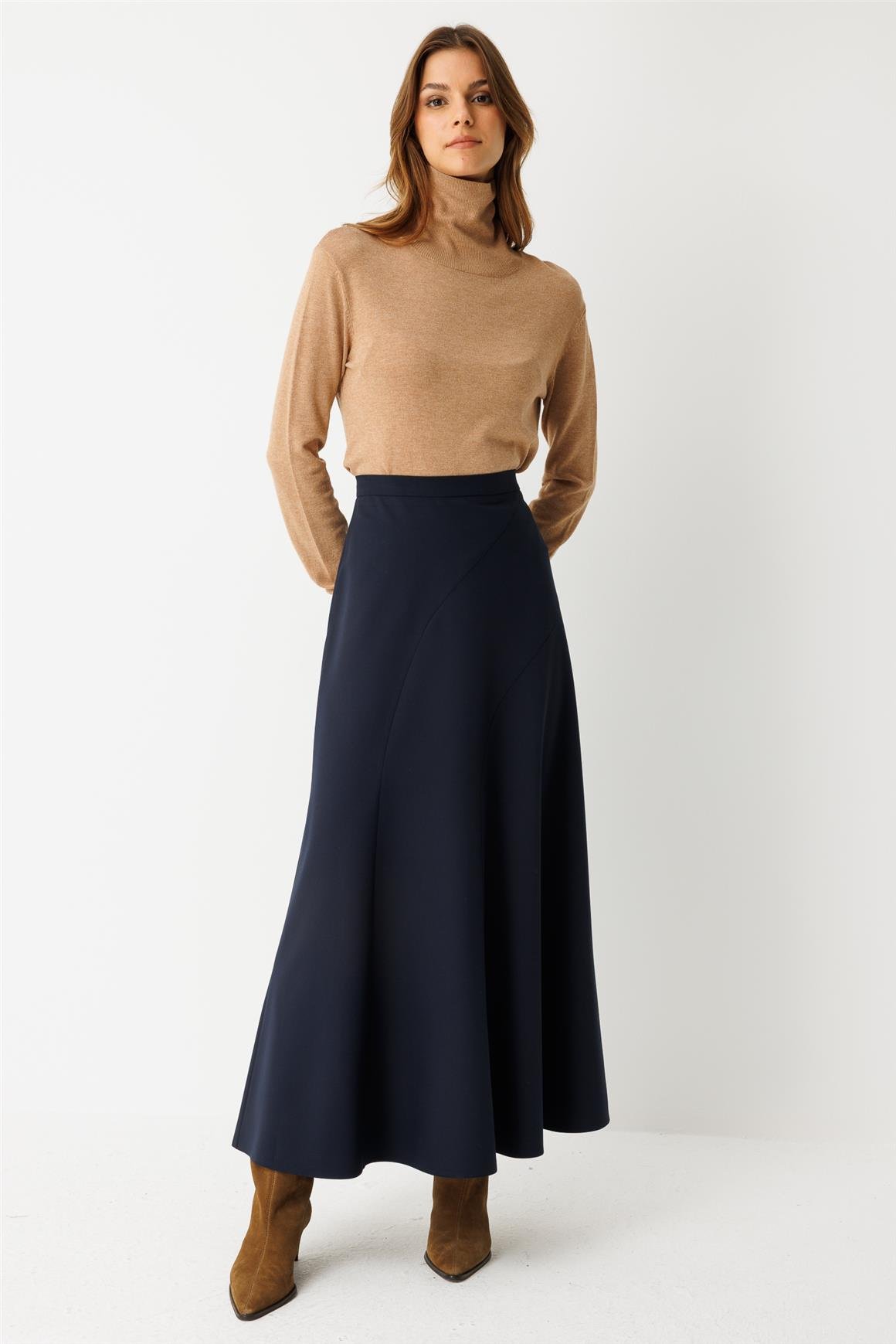 Verev Parça Detaylı Etek  Laci