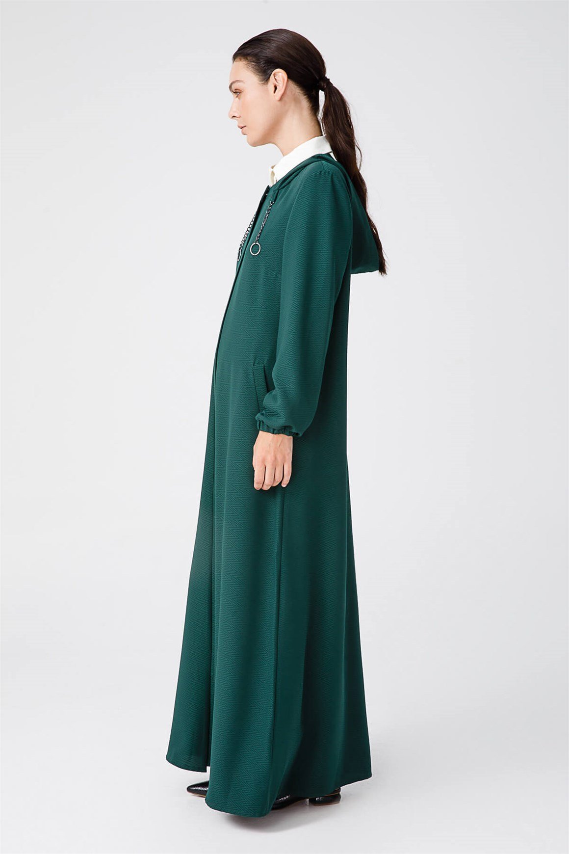 Kapişonlu Zincir Aksesuarlı Fermnuarlı Ferace  Zümrüt