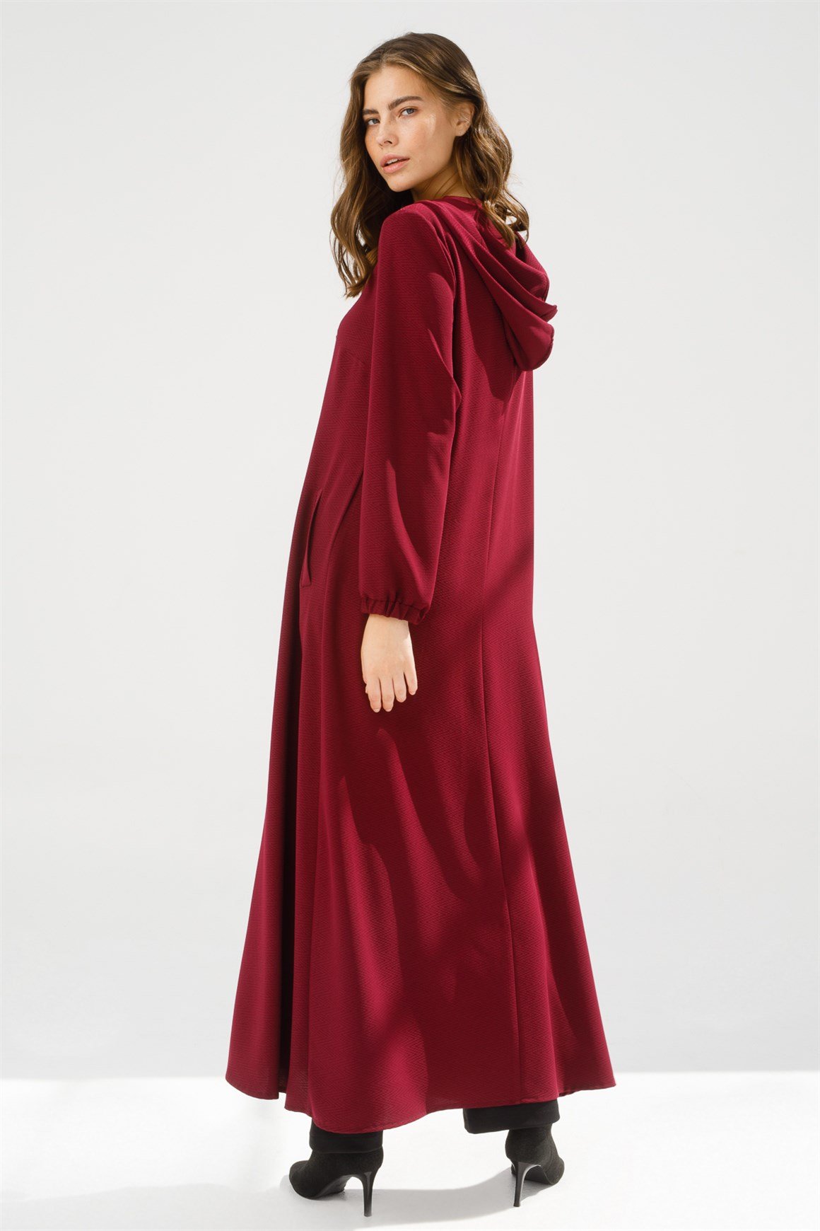 Kapişonlu Zincir Aksesuarlı Fermnuarlı Ferace  Bordo