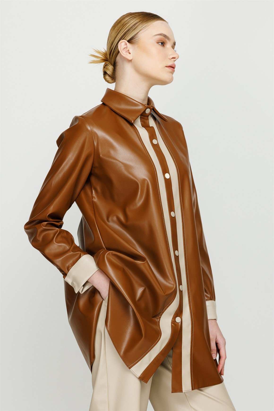 Renk Garnili Çıt Çıt Kapamalı Deri Tunik  Taba