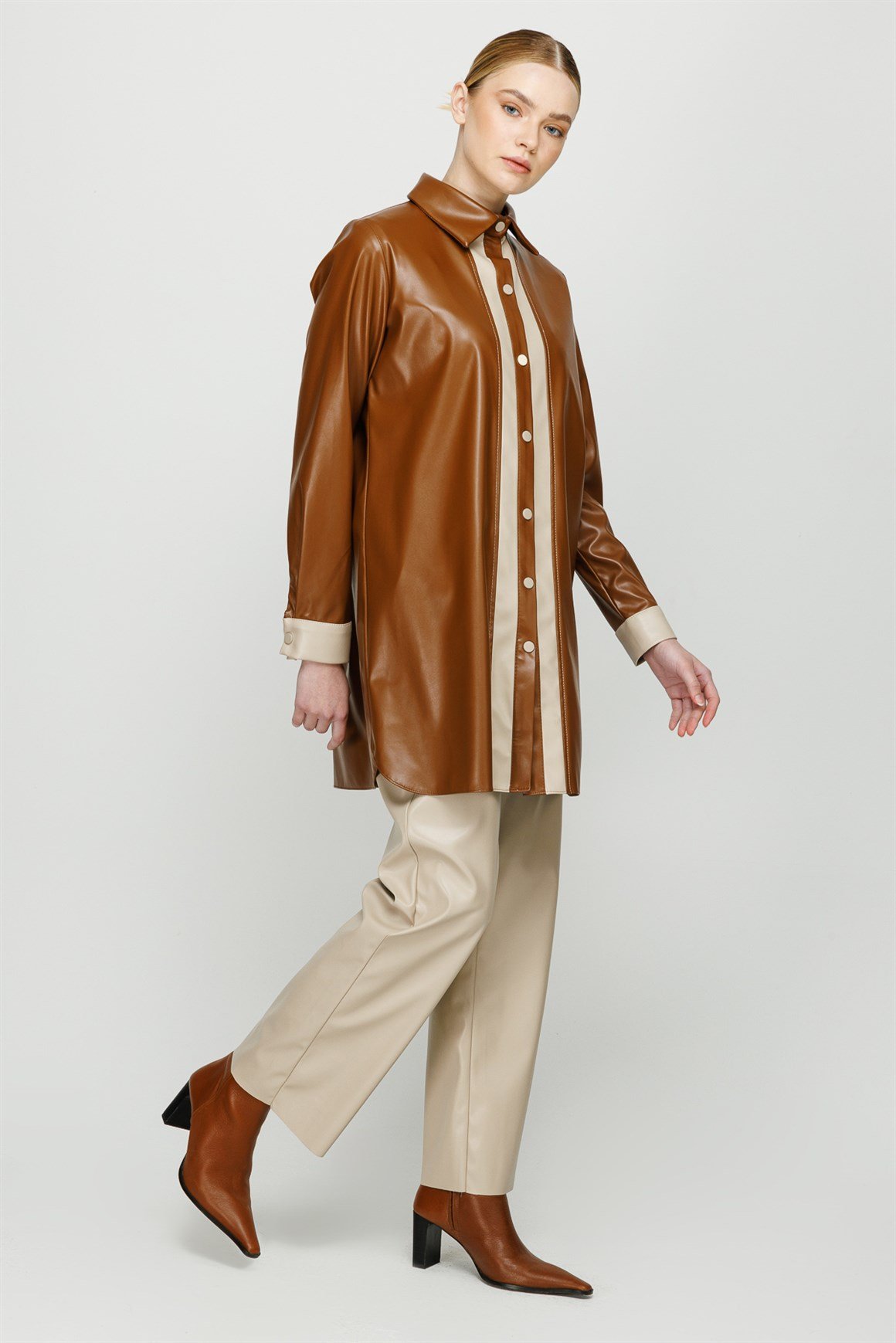 Renk Garnili Çıt Çıt Kapamalı Deri Tunik  Taba