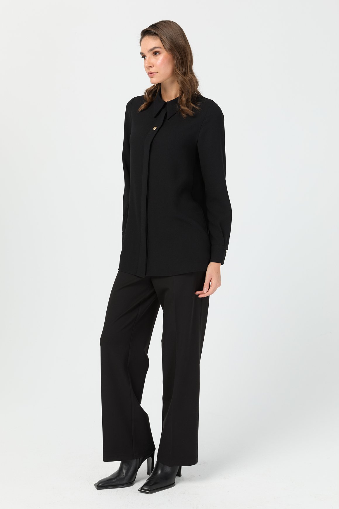 Aksesuar Detaylı Gömlek  Siyah