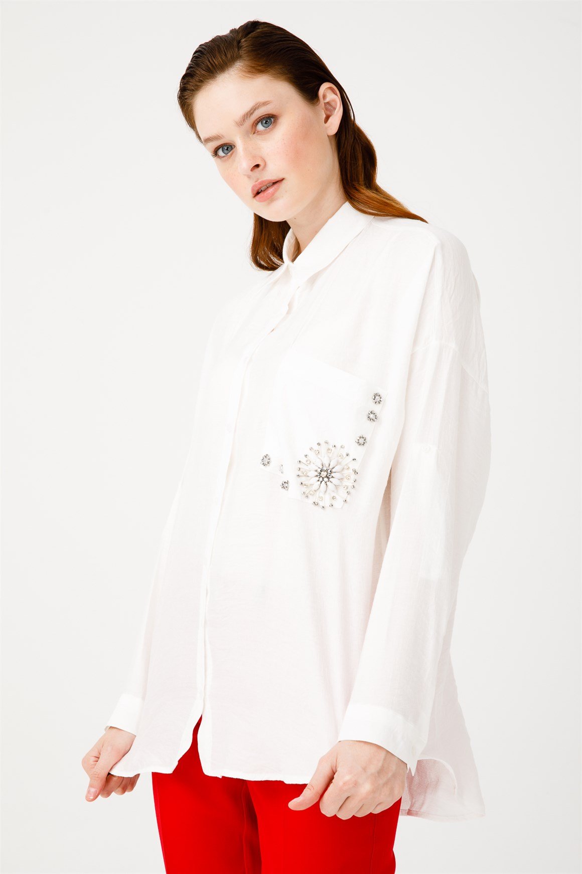 Düşük Kol Önü Cepli Cep Üzeri Taşlı Gömlek  Beyaz