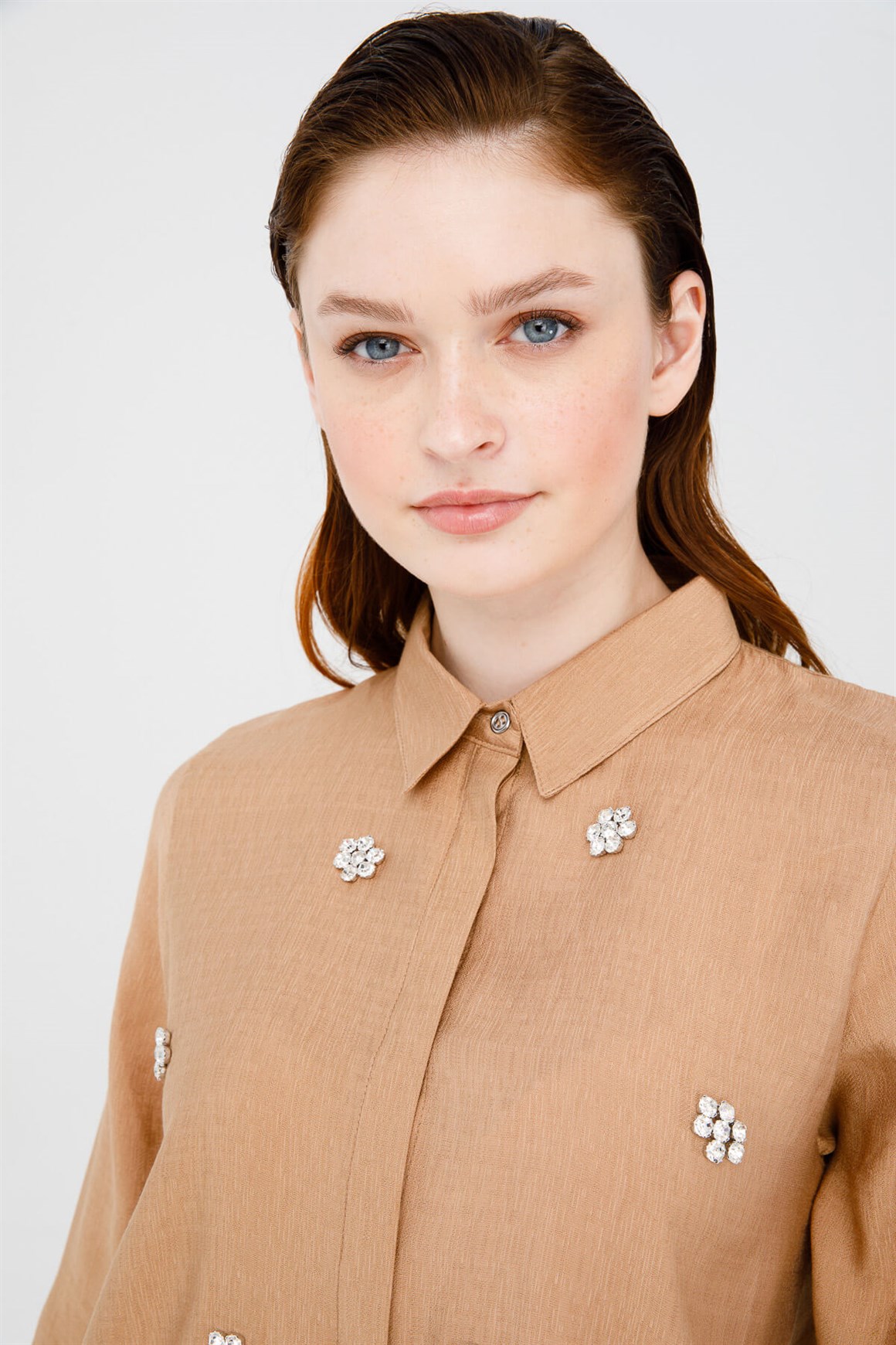 Önü Taş İşli Gömlek  Vizon