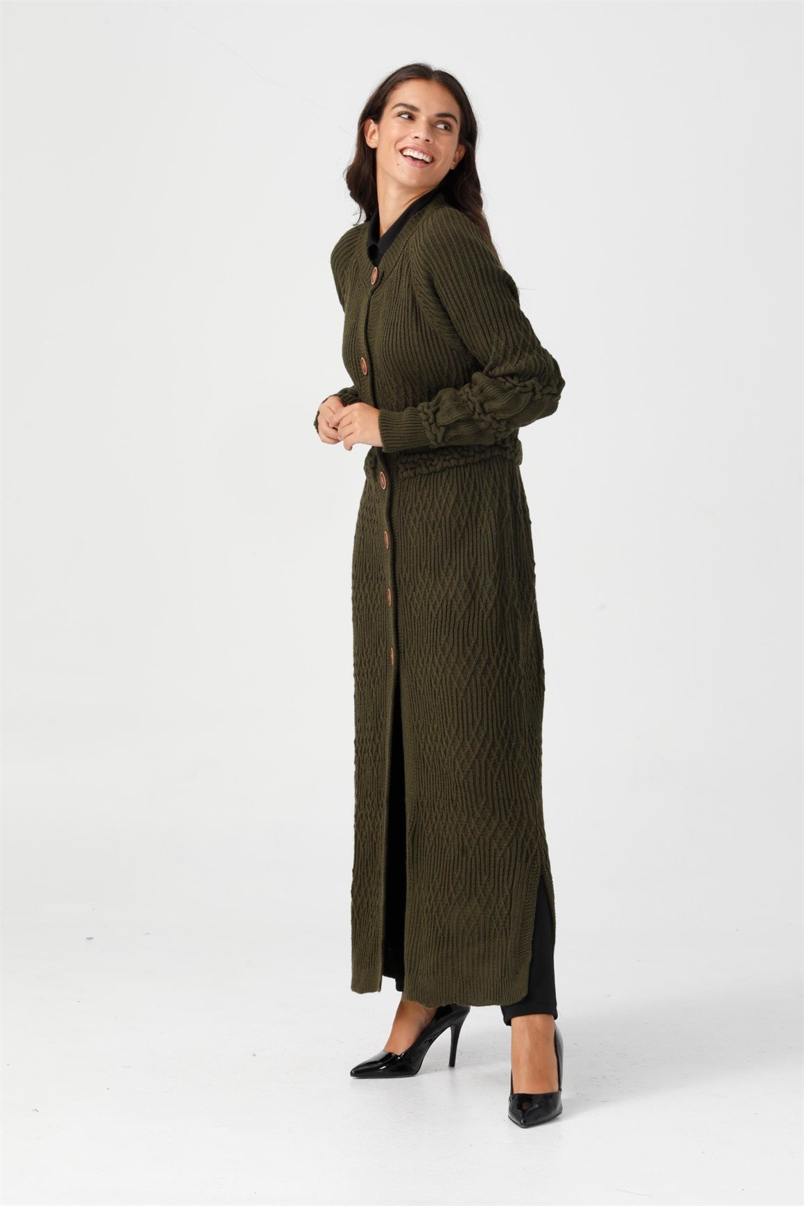 Reglan Kol Tam Boy Beli ve Kolları Büzgülü Düğmeli Uzun Hırka  Haki