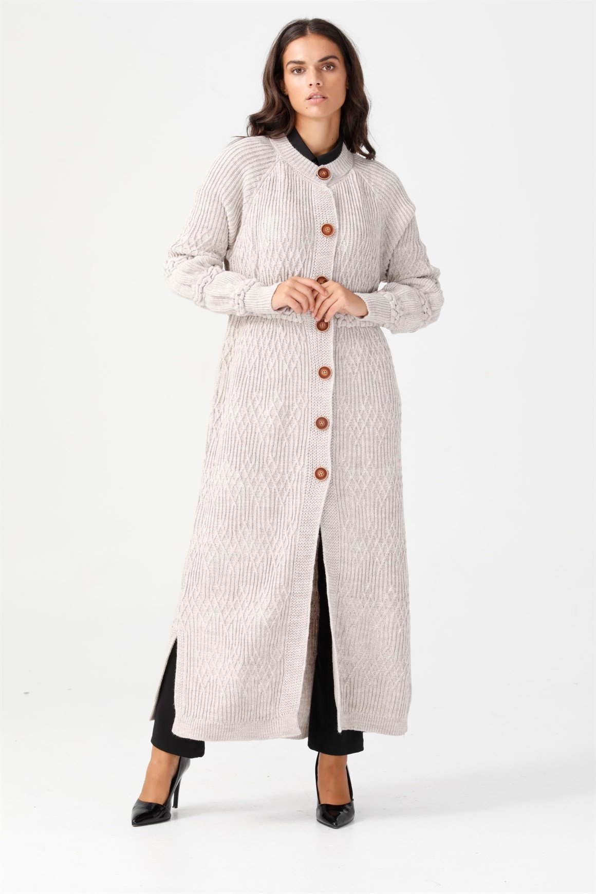 Reglan Kol Tam Boy Beli ve Kolları Büzgülü Düğmeli Uzun Hırka  Taş