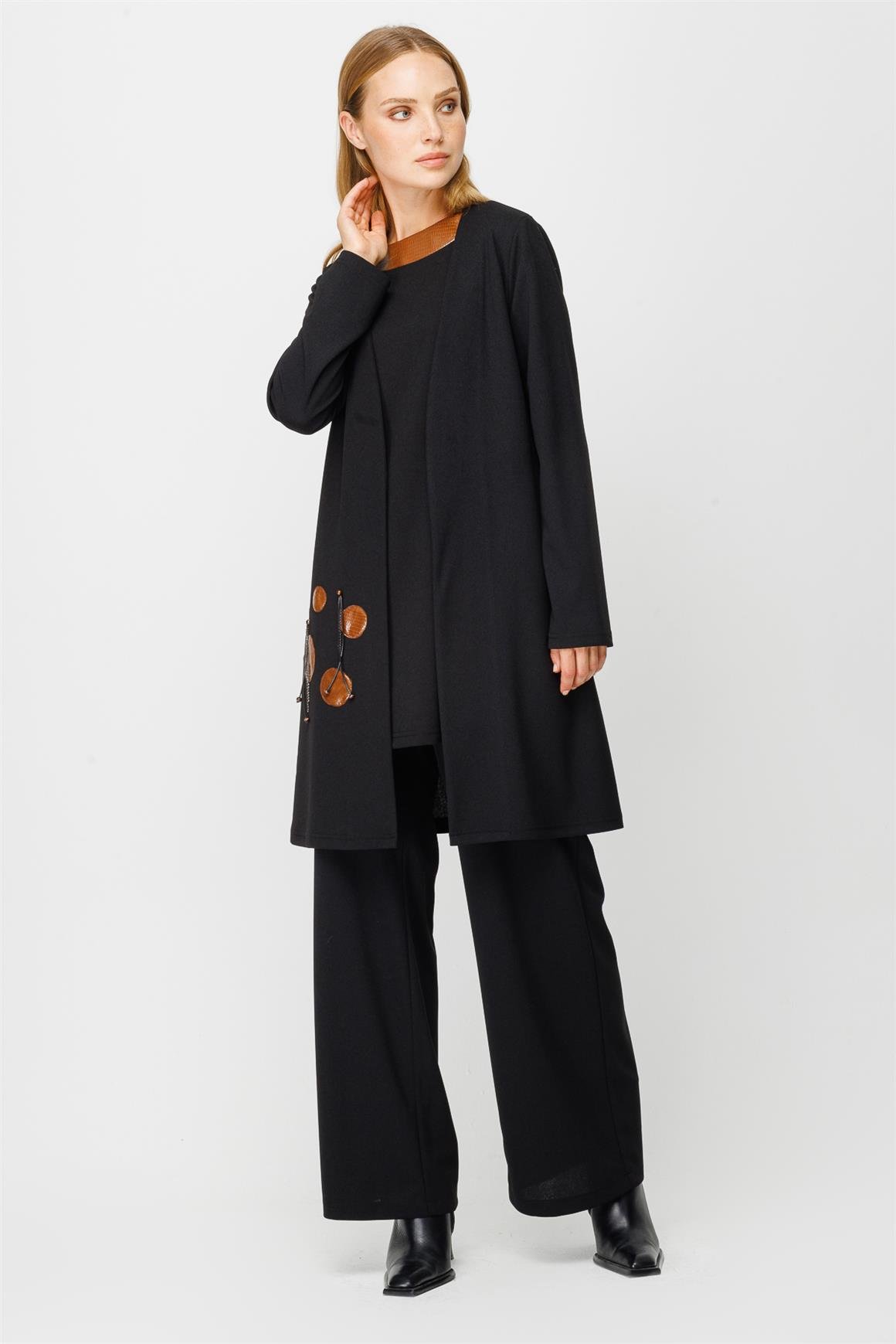 Deri Aksesuar Detaylı İç Dış Takım  Siyah