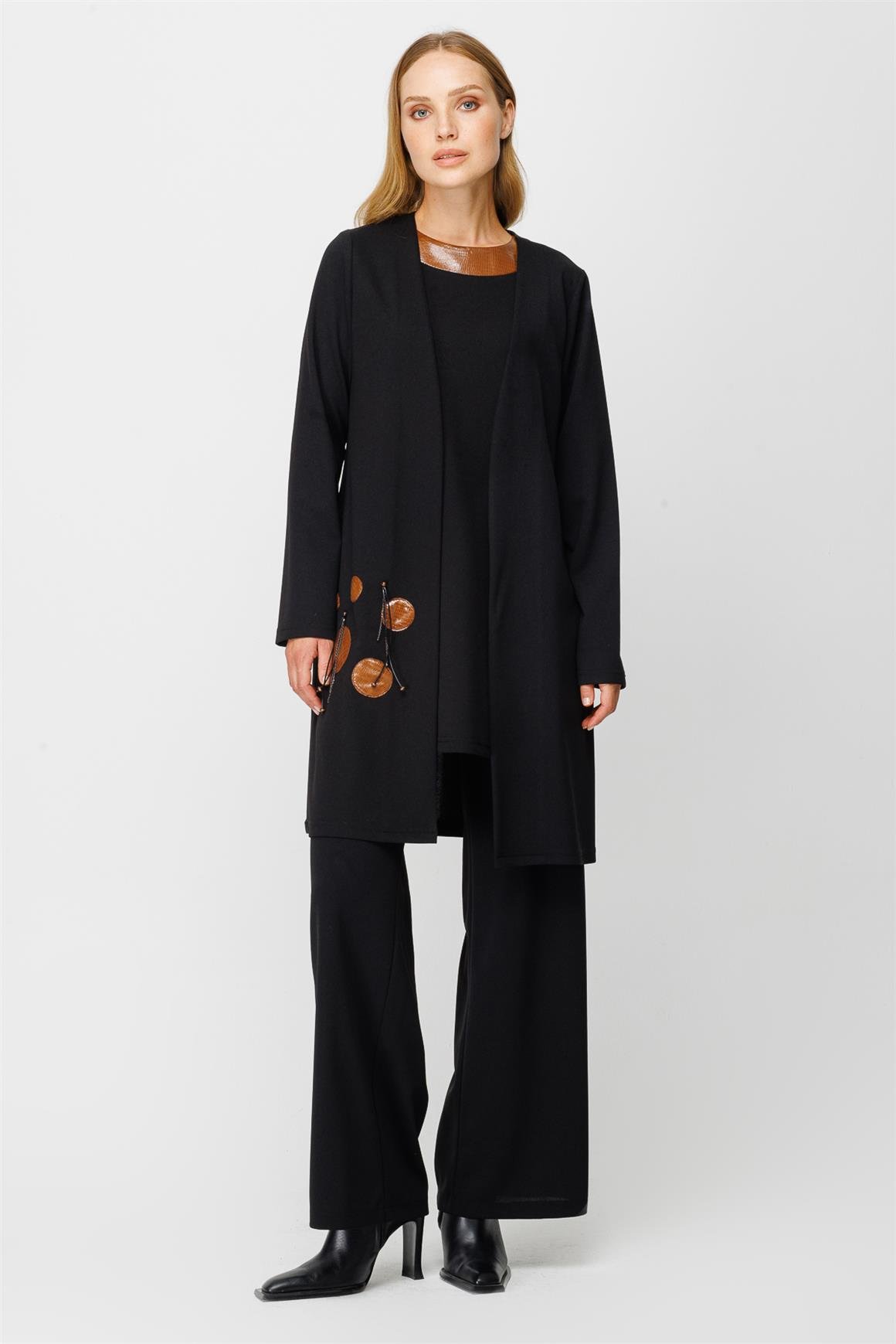 Deri Aksesuar Detaylı İç Dış Takım  Siyah