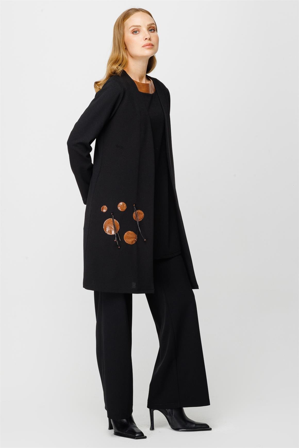 Deri Aksesuar Detaylı İç Dış Takım  Siyah