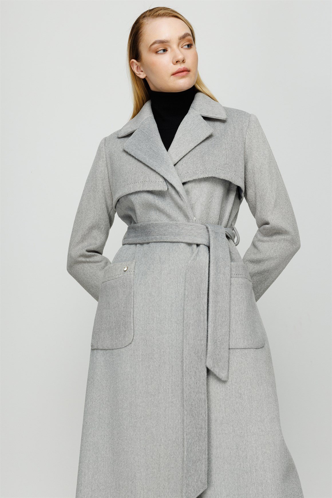 Aller Detaylı Torba Cepli Ara Boy Manto  Gri