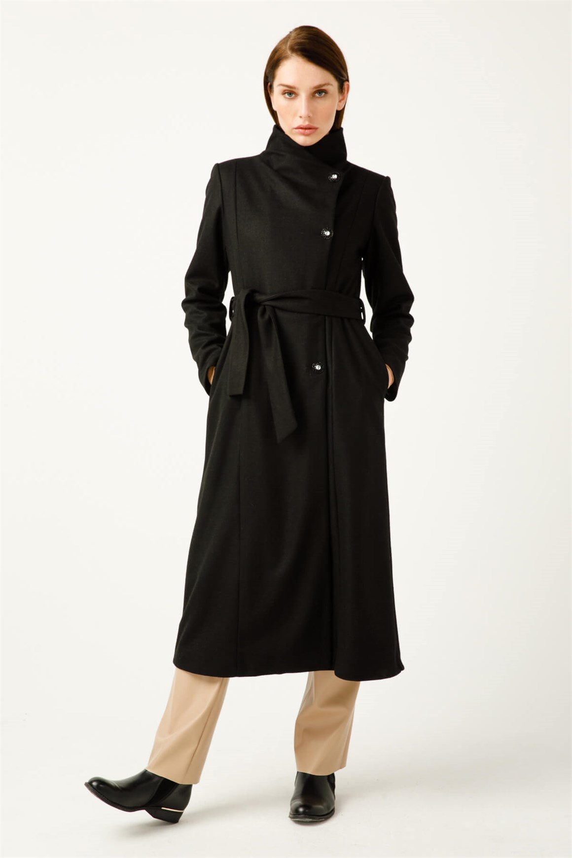 Degaje Yaka Verev Kapamalı Kaban  Siyah