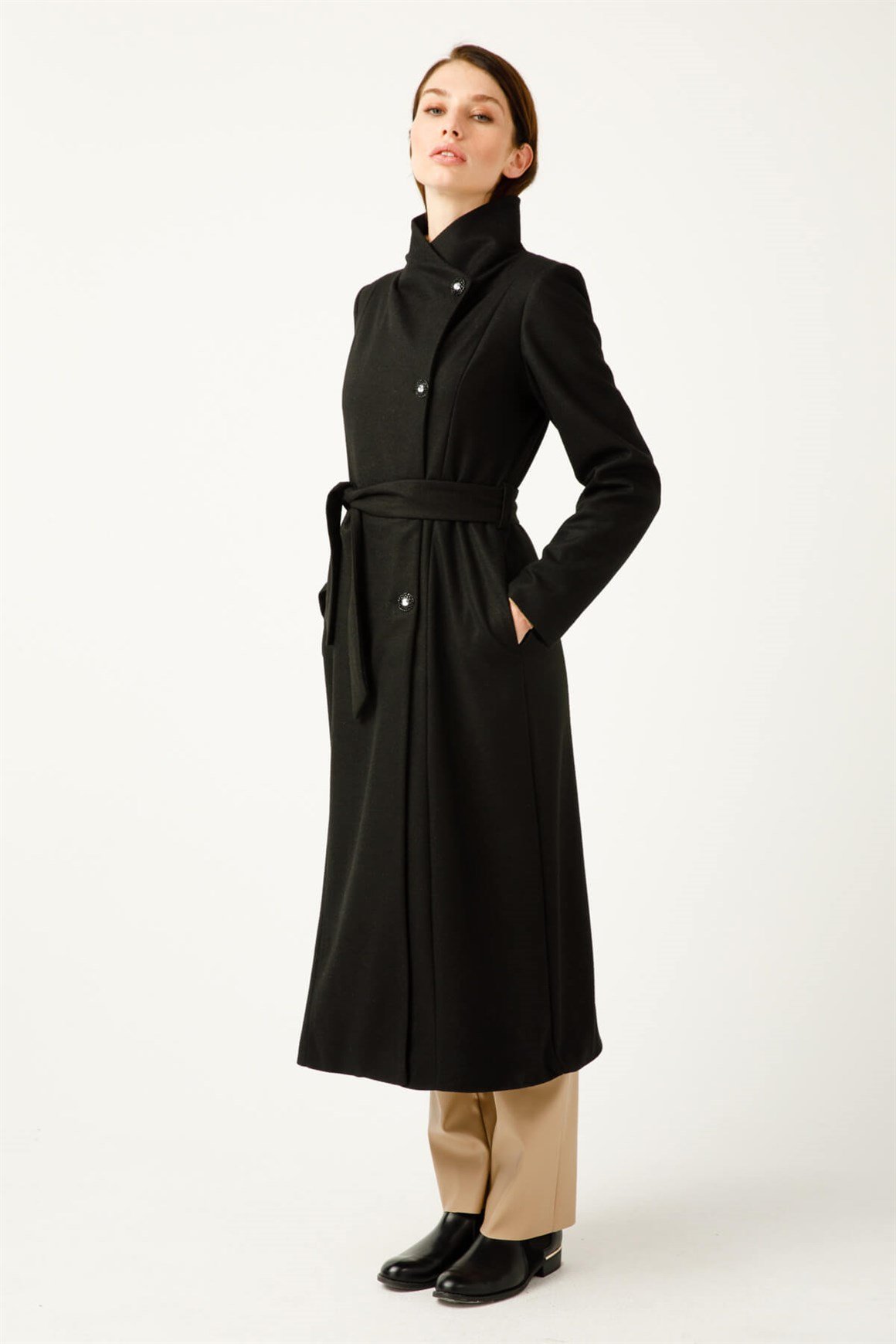 Degaje Yaka Verev Kapamalı Kaban  Siyah