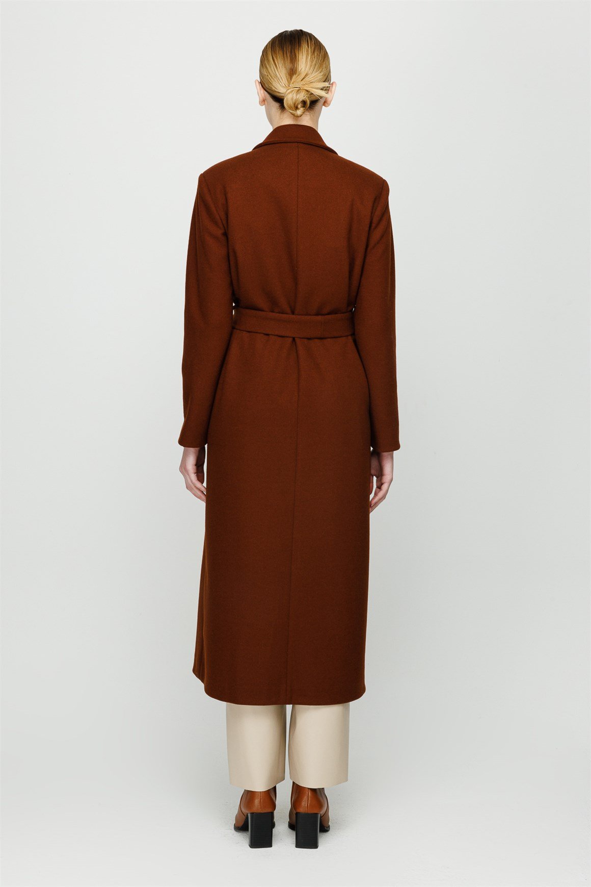 Erkek Yaka Aksesuarlı Kaban  Tütün