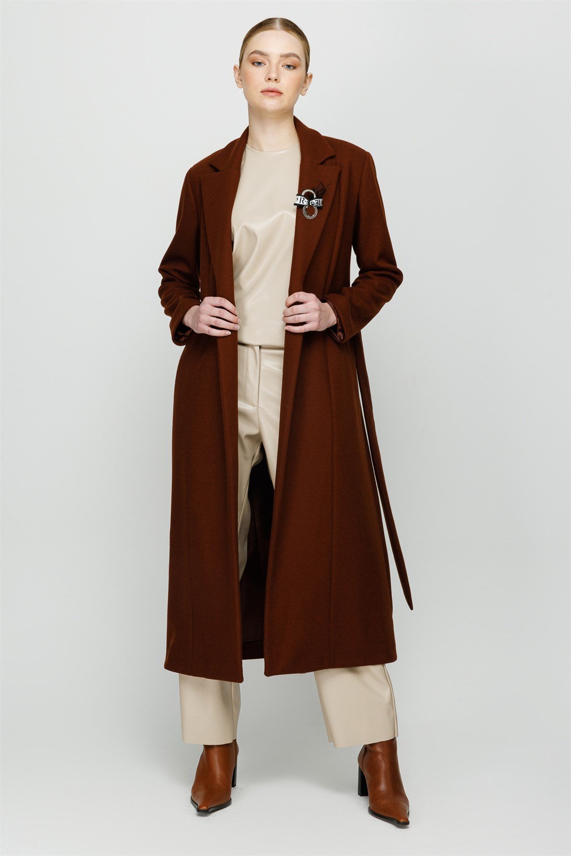 Erkek Yaka Aksesuarlı Kaban  Tütün