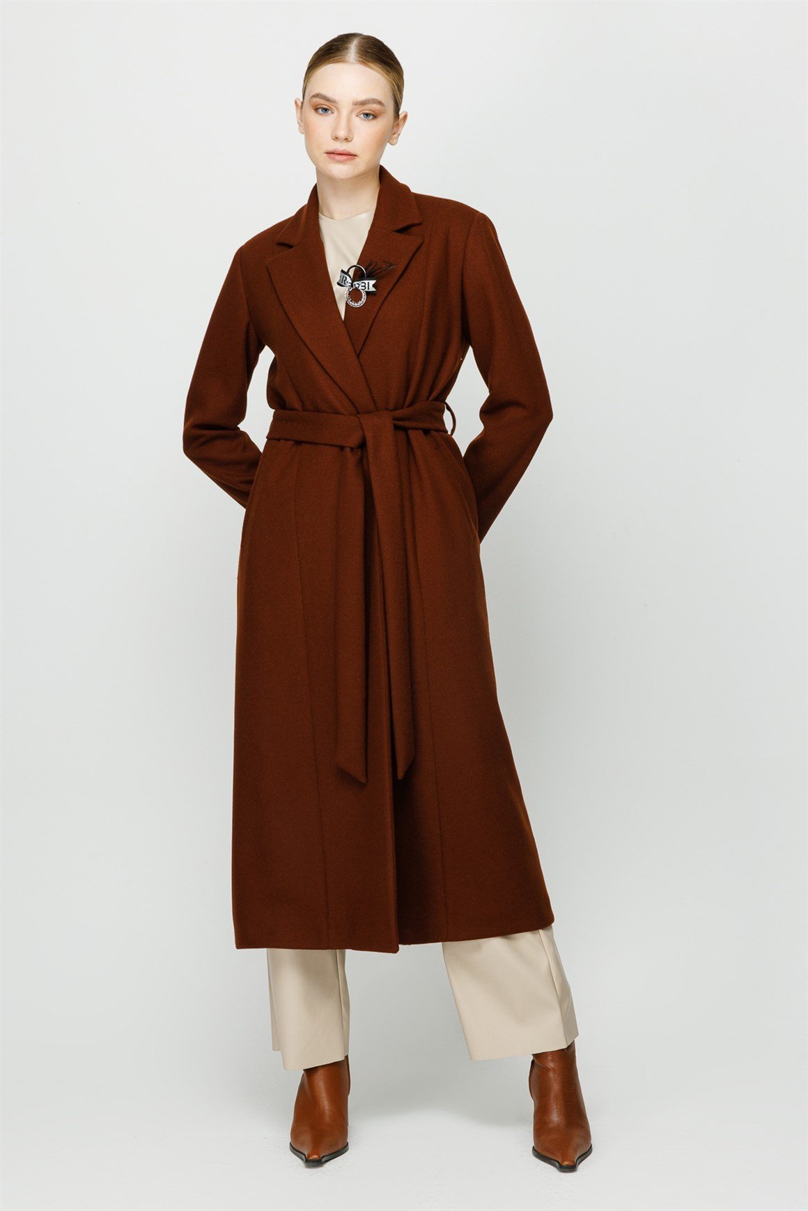 Erkek Yaka Aksesuarlı Kaban  Tütün