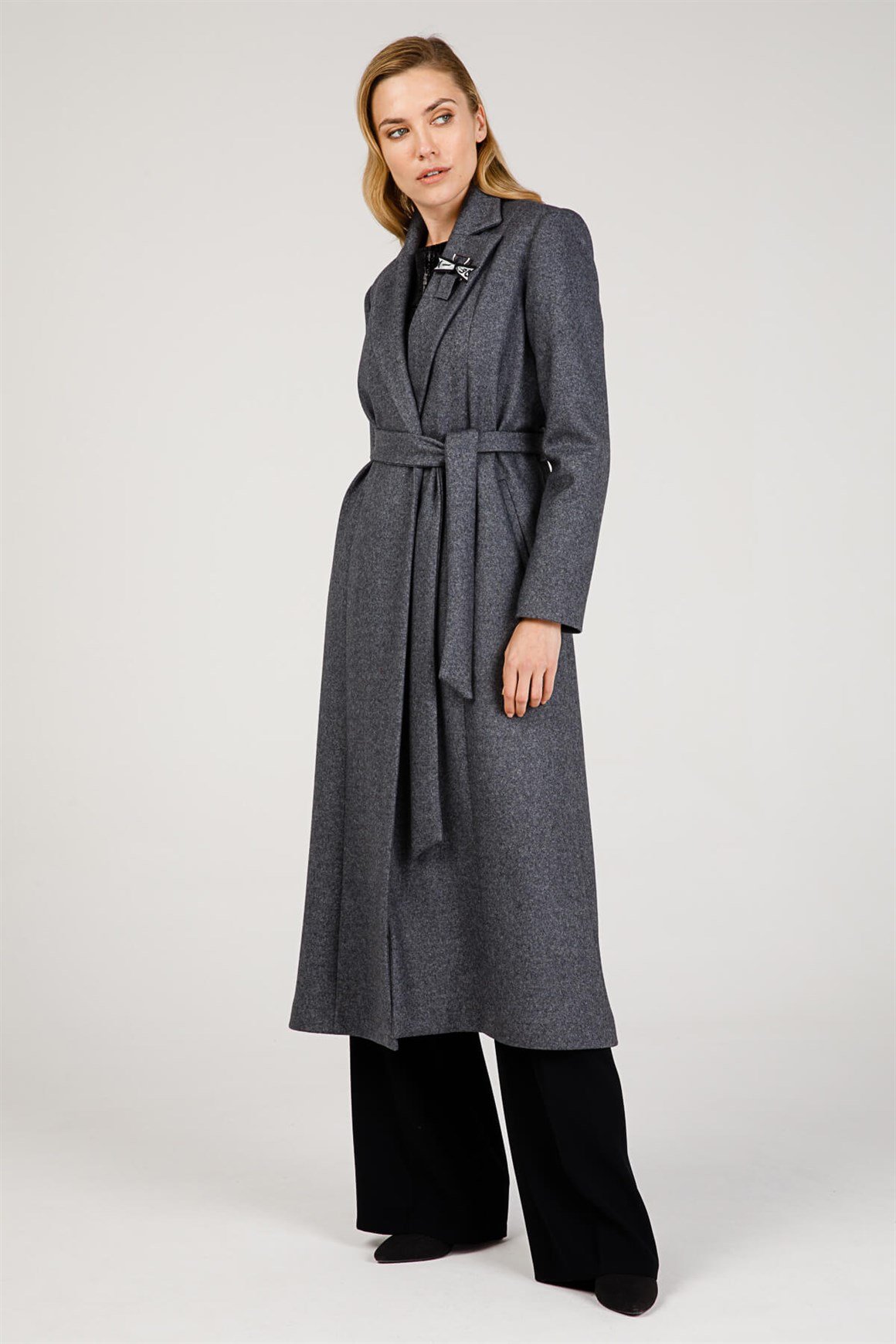 Erkek Yaka Aksesuarlı Kaban