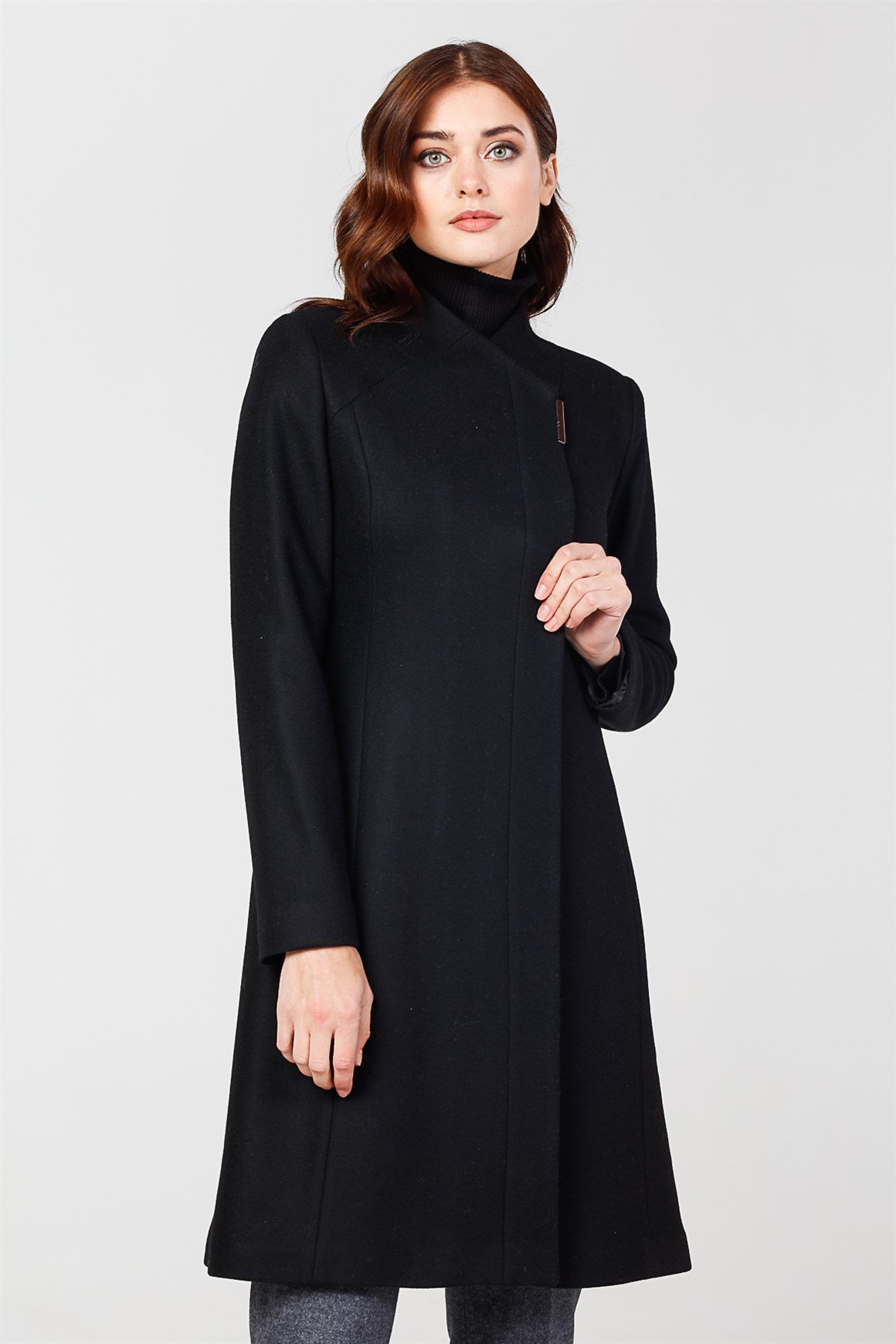 Siyah - Çıt Çıt Düğmeli Yakasız Kaban