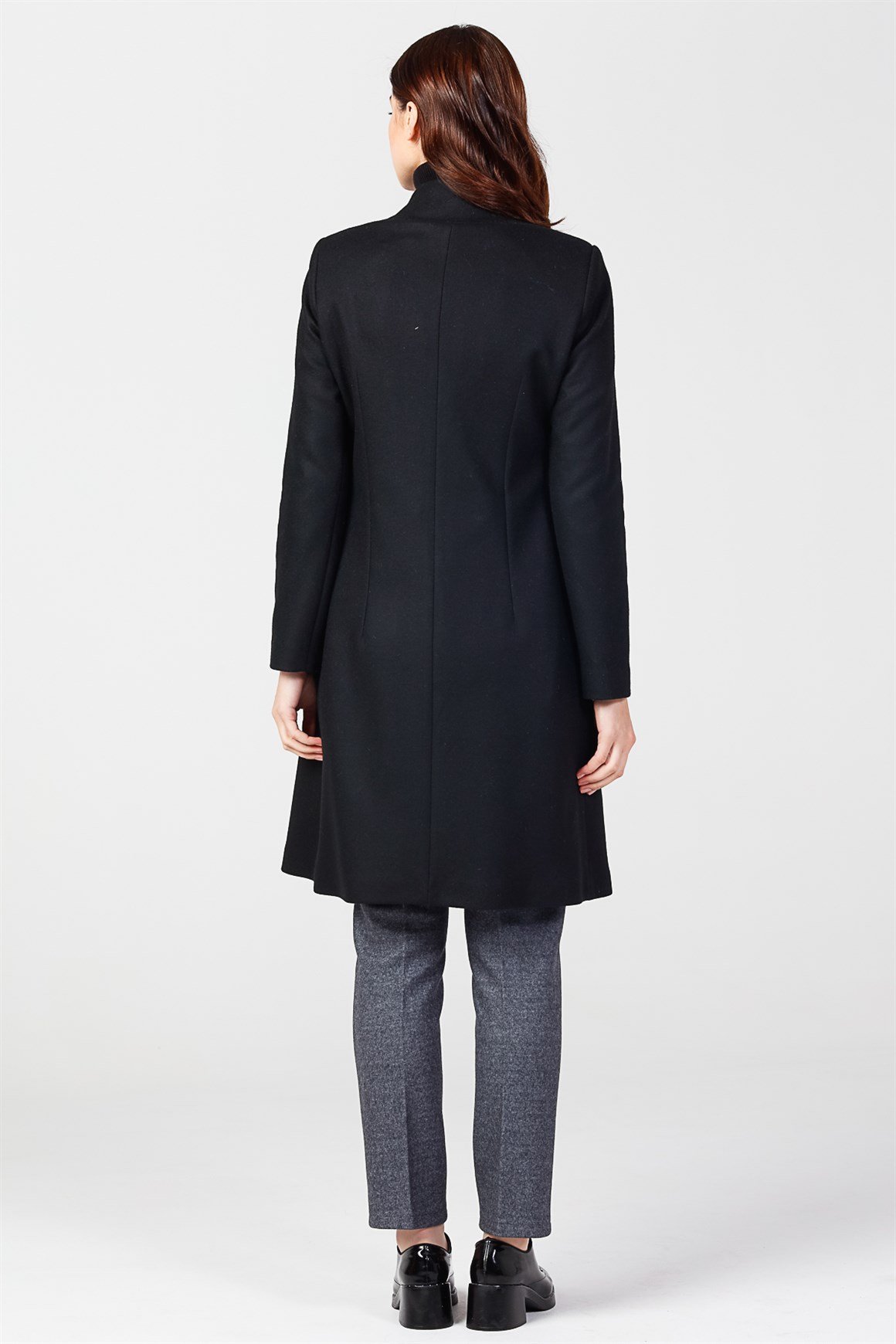 Siyah - Çıt Çıt Düğmeli Yakasız Kaban