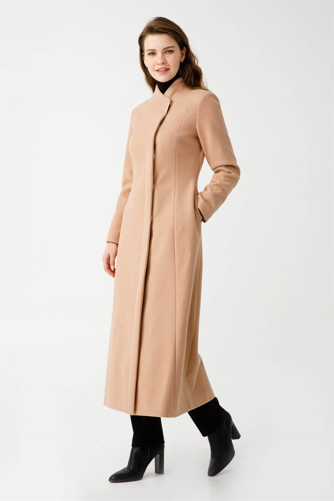 Verev Yaka Manto  Camel